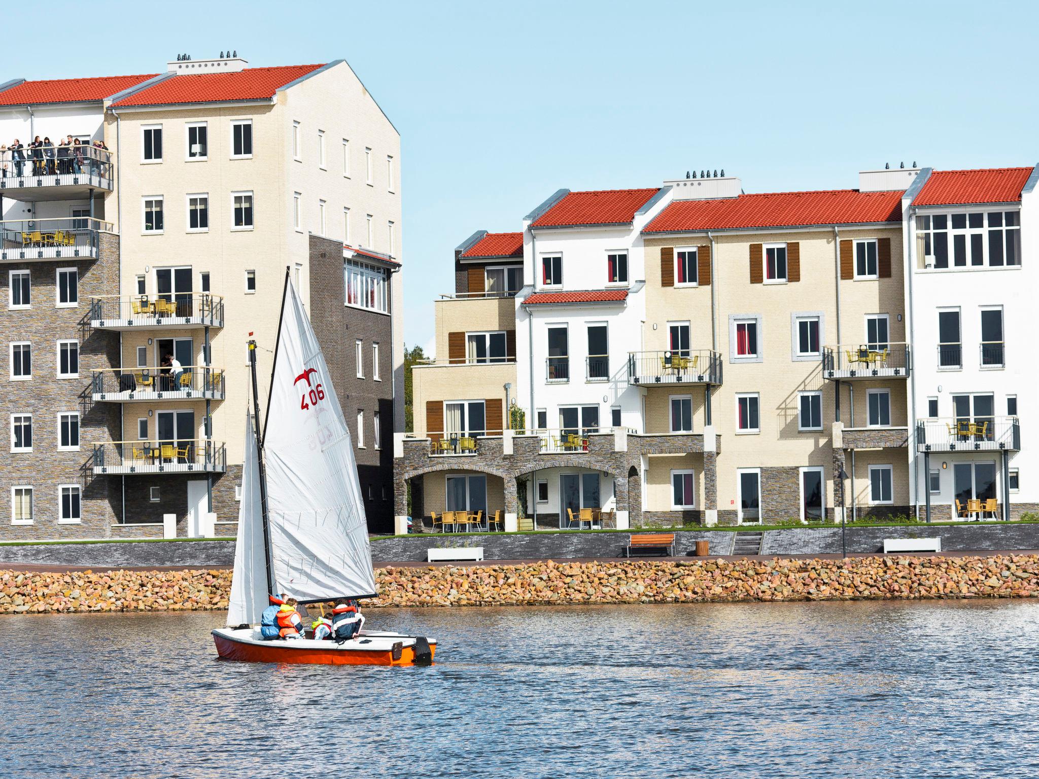 Photo 11 - 3 bedroom Apartment in Zeewolde with swimming pool and terrace