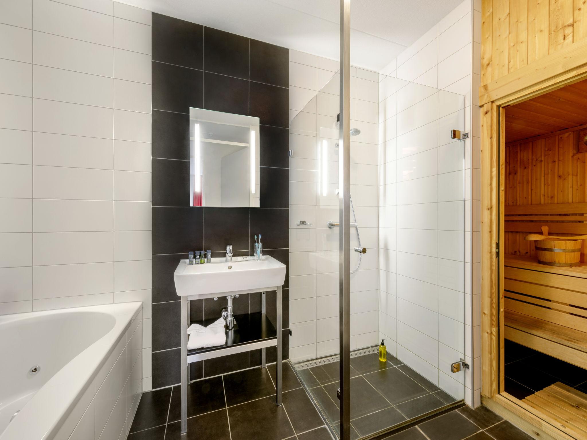 Foto 9 - Apartamento de 3 quartos em Zeewolde com piscina e terraço