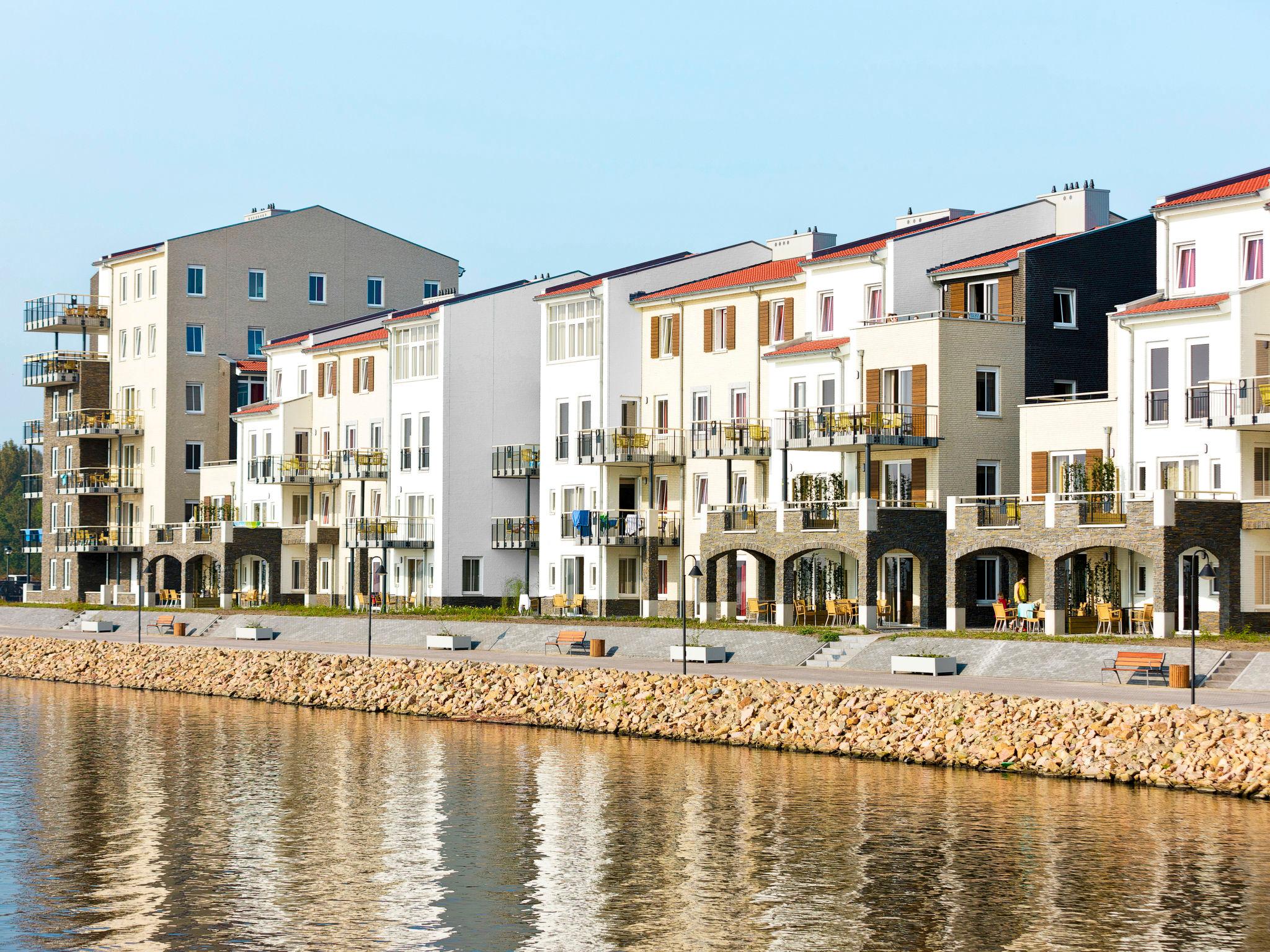 Foto 1 - Apartment mit 3 Schlafzimmern in Zeewolde mit schwimmbad und terrasse