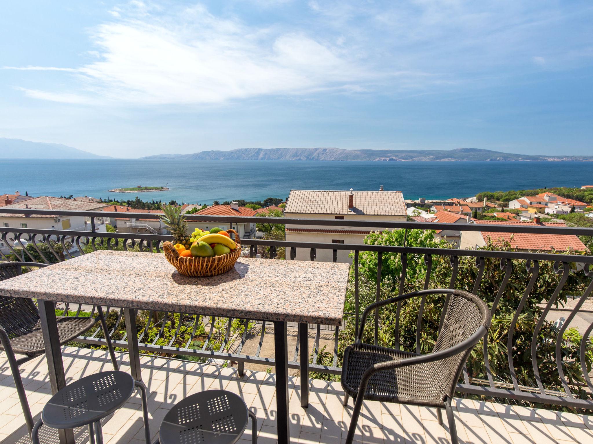 Photo 1 - Appartement de 2 chambres à Novi Vinodolski avec terrasse et vues à la mer