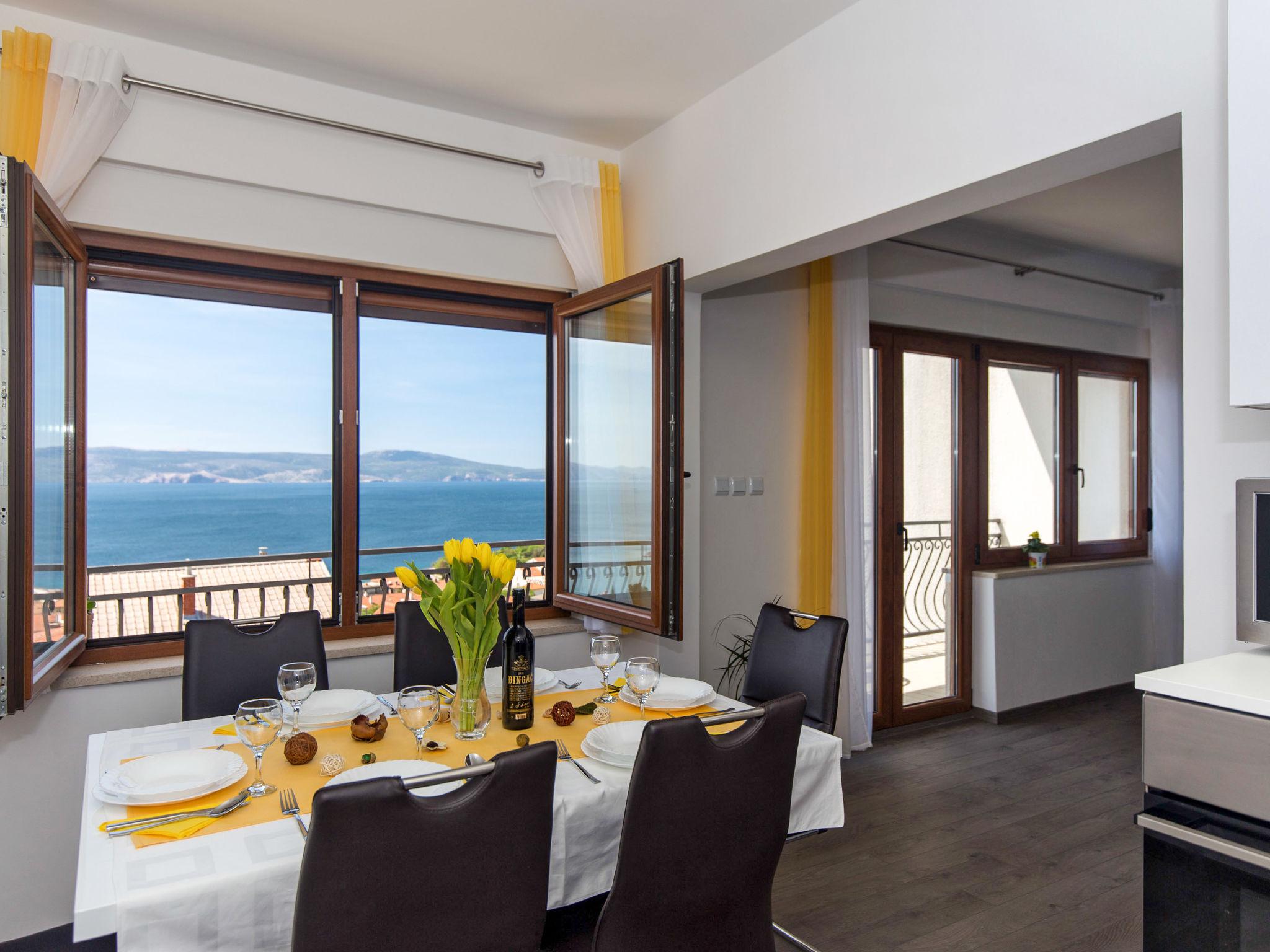 Foto 7 - Apartamento de 2 quartos em Novi Vinodolski com terraço e vistas do mar