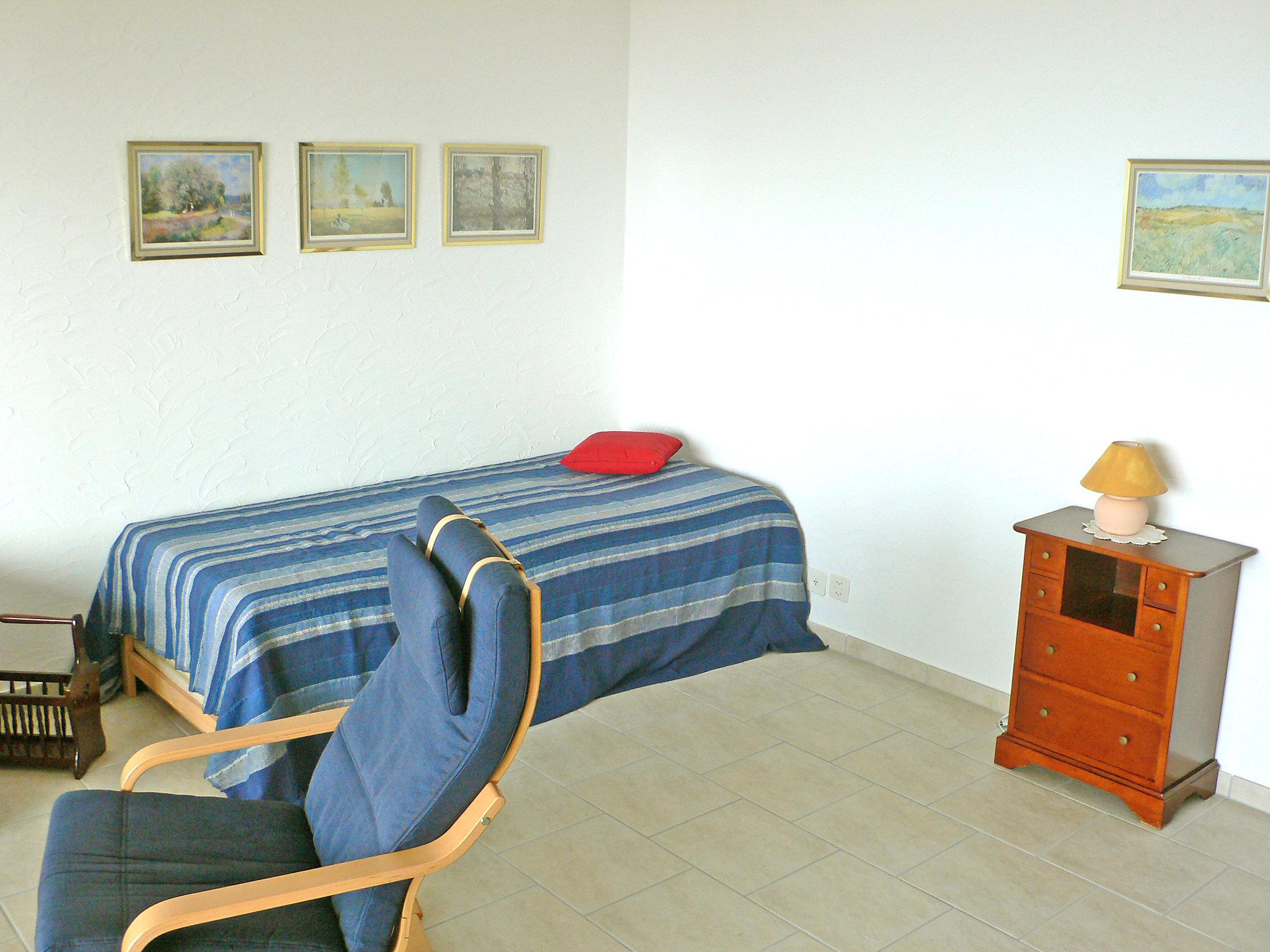 Photo 7 - 1 bedroom Apartment in Gambarogno with swimming pool and garden