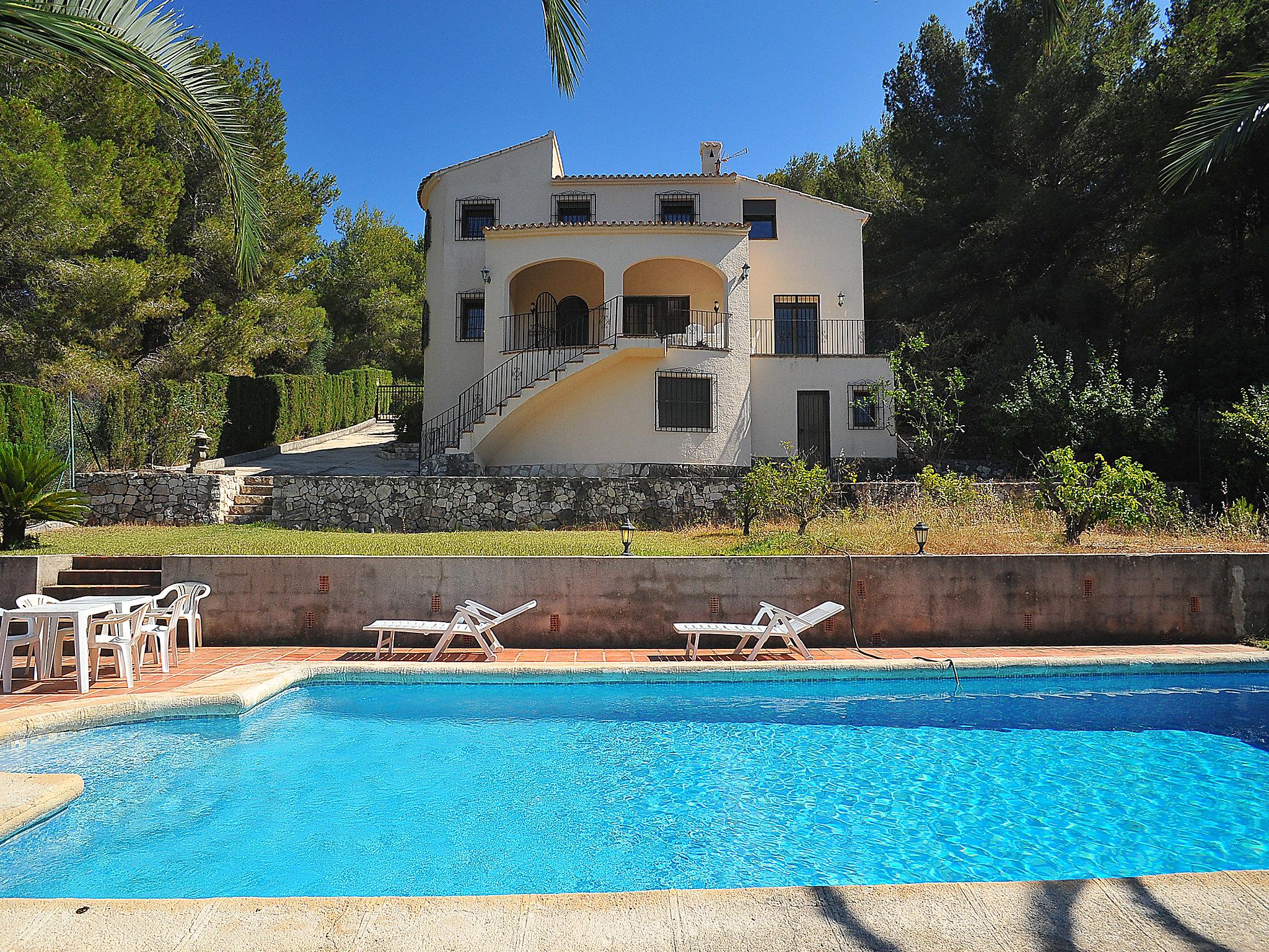 Foto 1 - Casa con 4 camere da letto a Jávea con piscina privata e vista mare