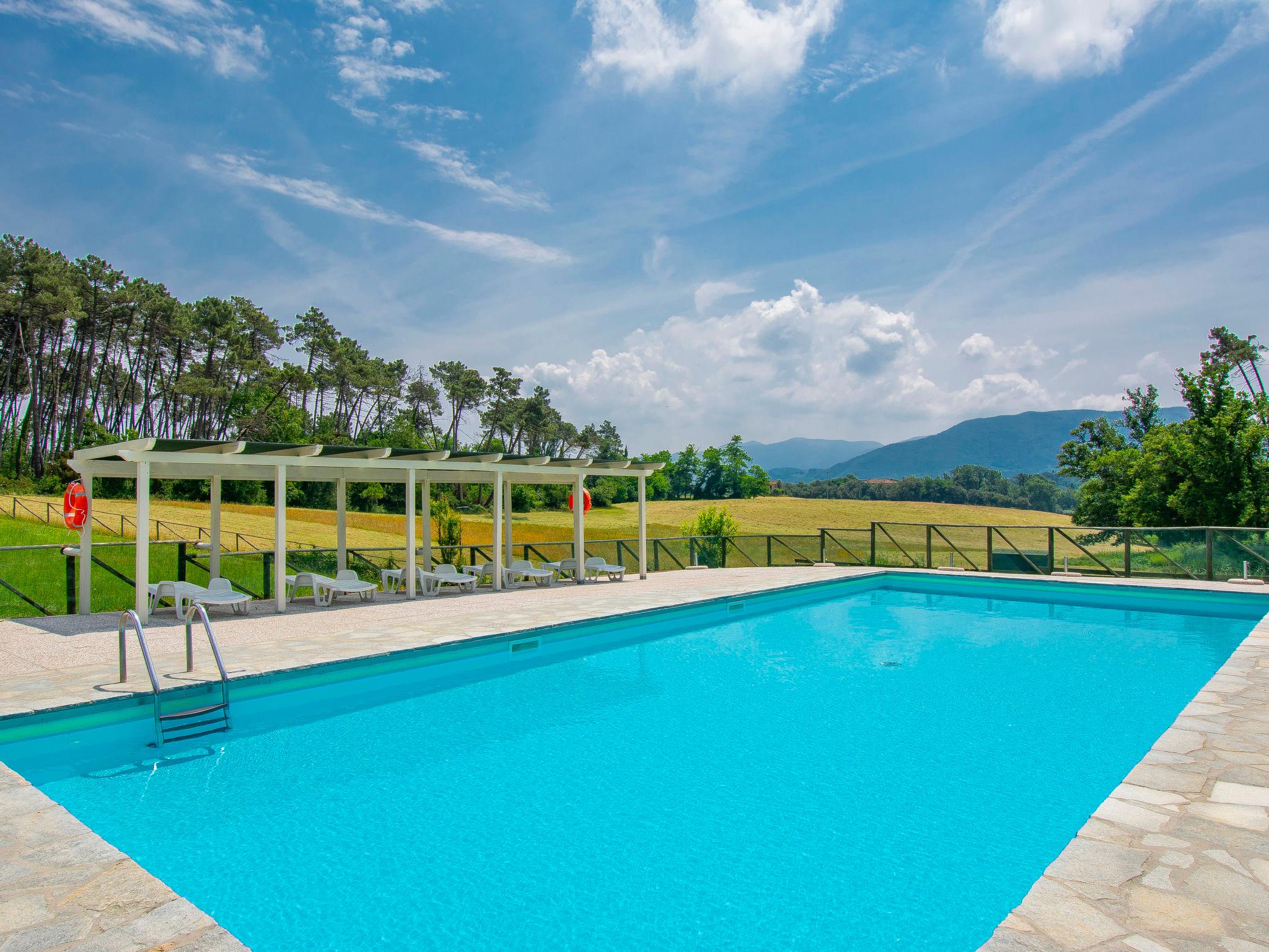 Foto 45 - Casa con 2 camere da letto a Lucca con piscina e giardino