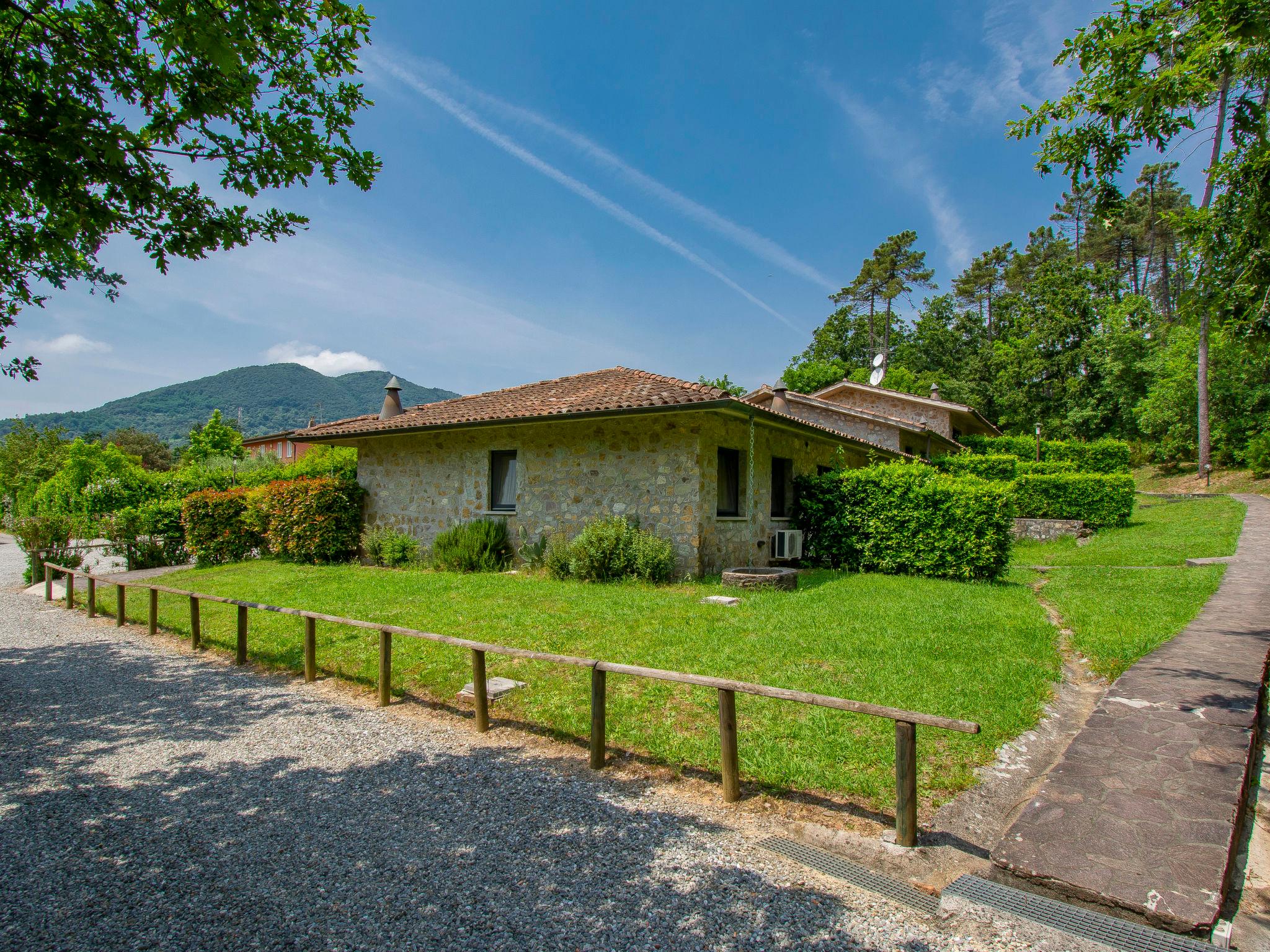 Foto 43 - Haus mit 2 Schlafzimmern in Lucca mit schwimmbad und garten