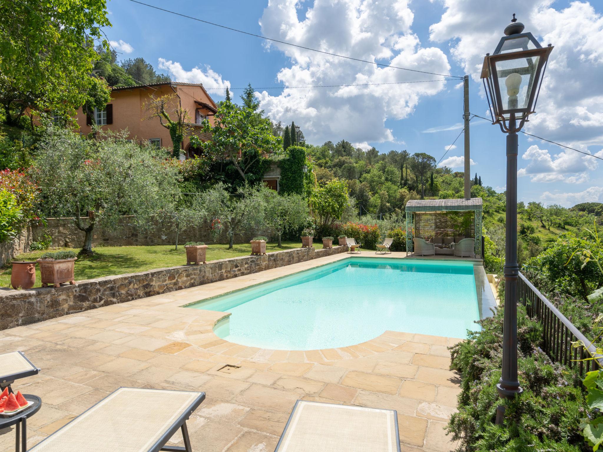 Foto 1 - Haus mit 3 Schlafzimmern in Castiglion Fiorentino mit privater pool und garten