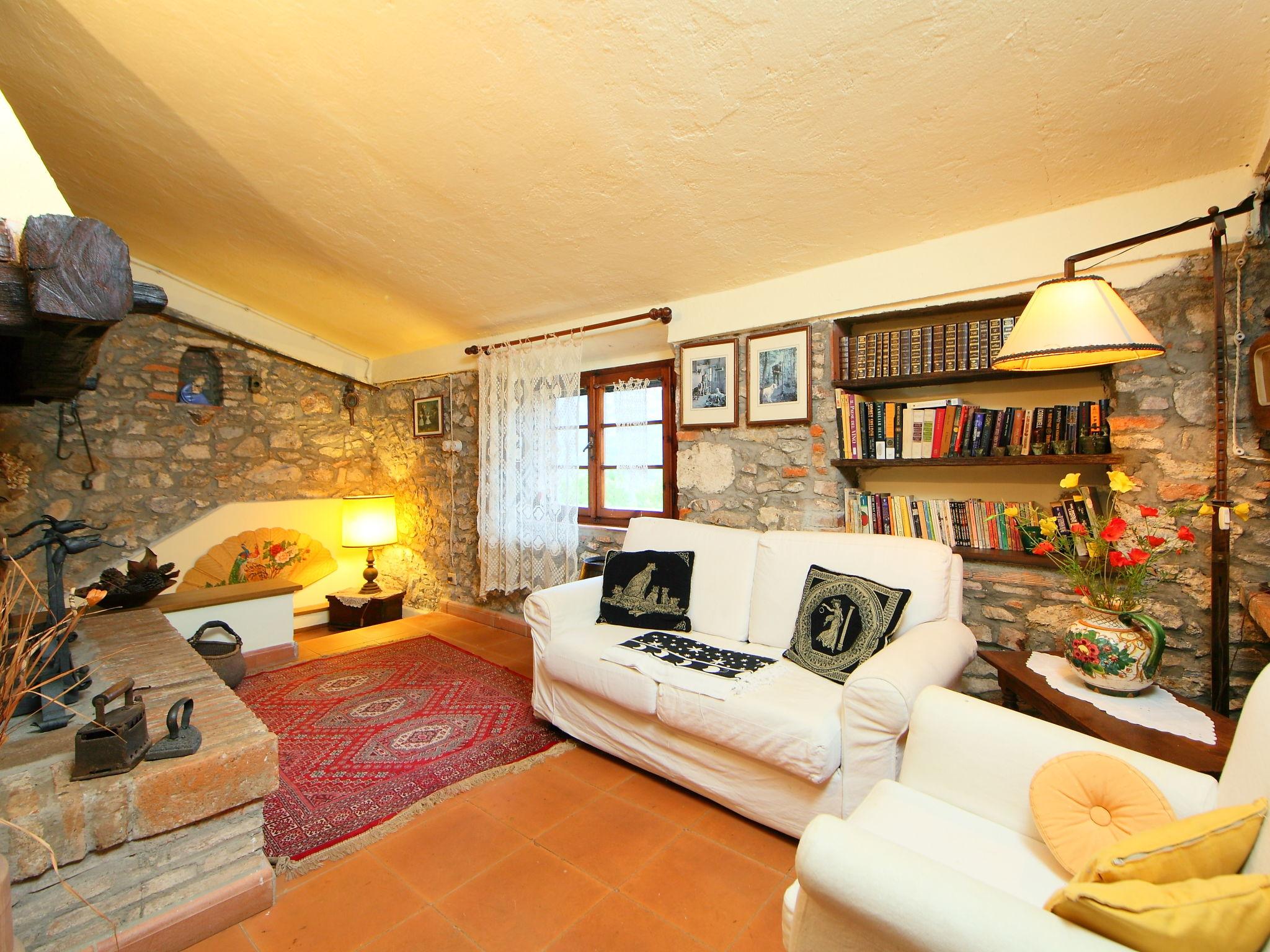 Photo 16 - 3 bedroom House in Monticiano with private pool and garden