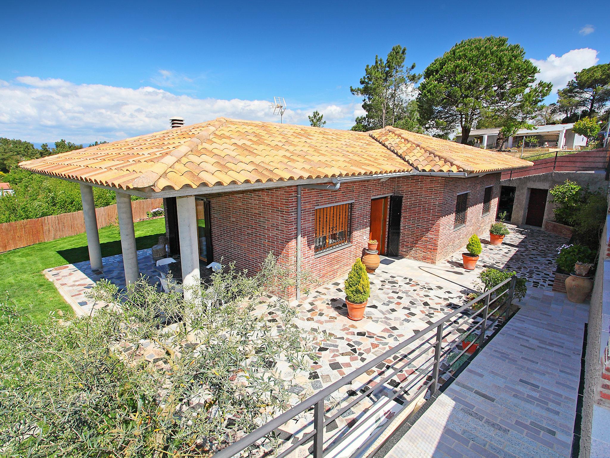 Foto 17 - Casa de 3 quartos em Lloret de Mar com piscina privada e jardim