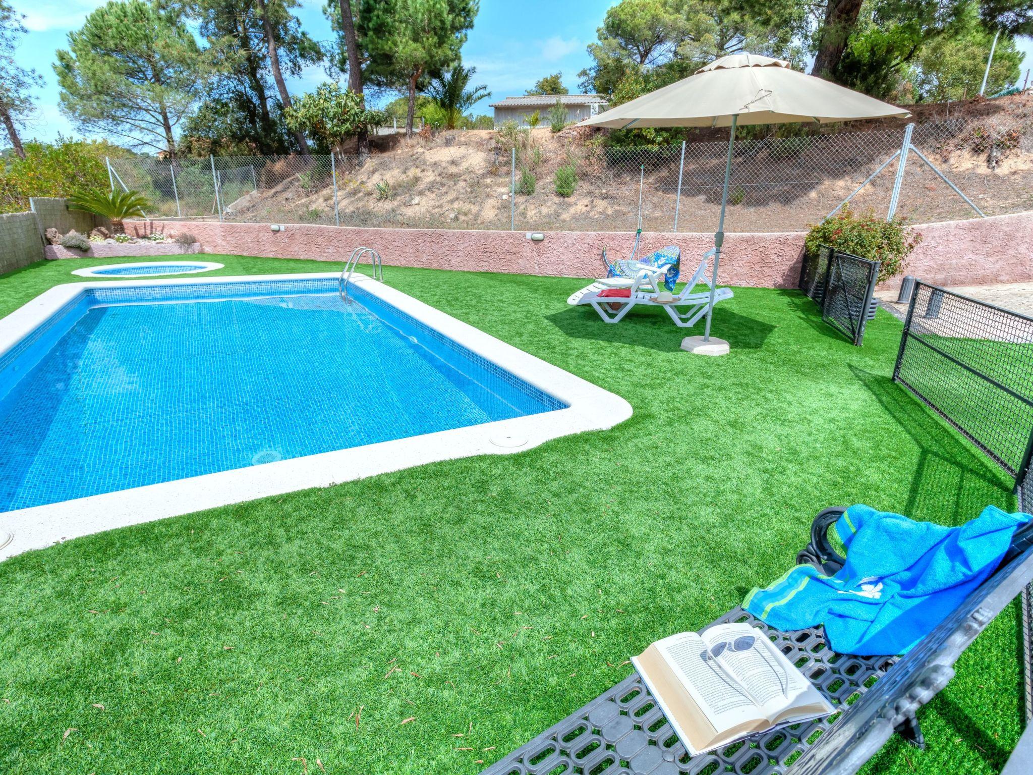 Photo 20 - 3 bedroom House in Lloret de Mar with private pool and sea view