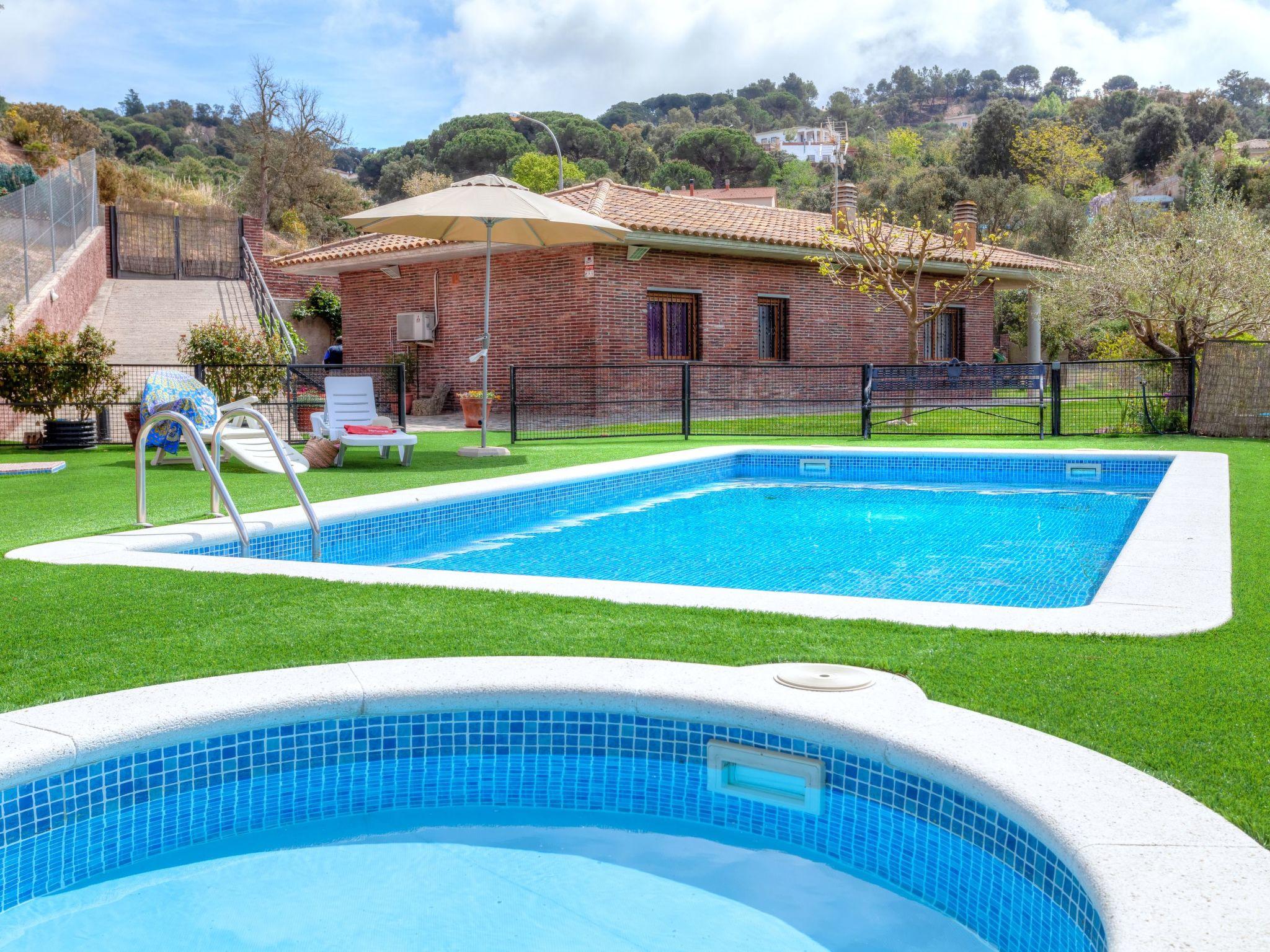 Foto 7 - Casa de 3 quartos em Lloret de Mar com piscina privada e vistas do mar