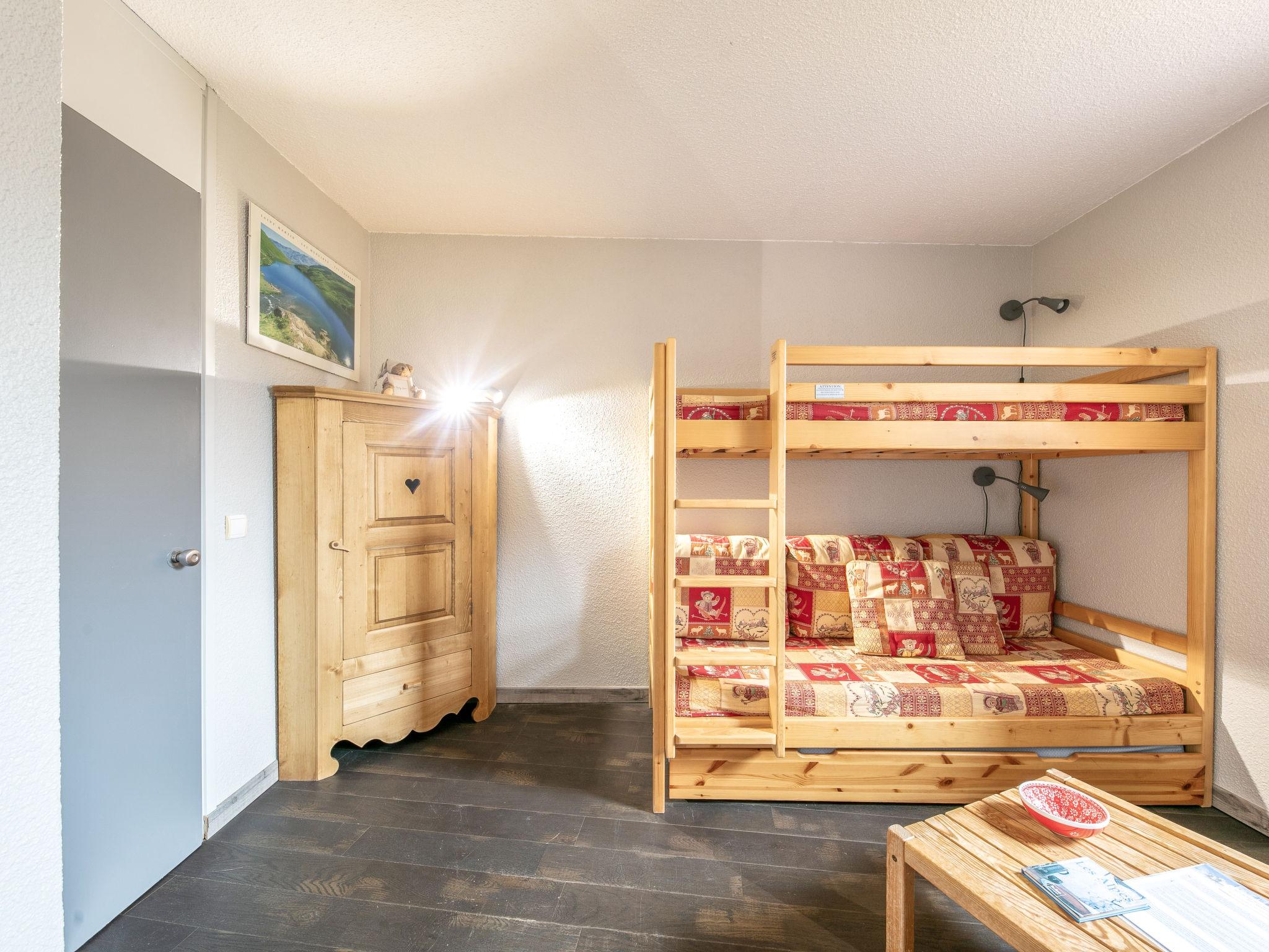 Foto 4 - Appartamento con 1 camera da letto a Les Belleville con vista sulle montagne