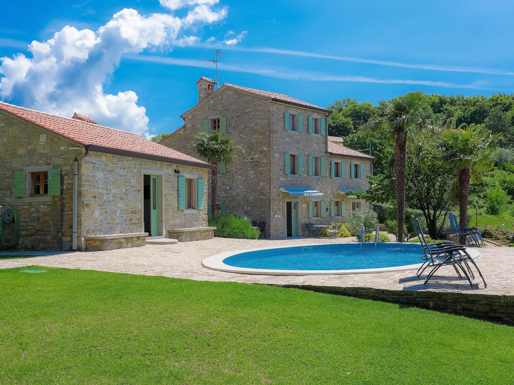 Foto 30 - Casa de 10 habitaciones en Buje con piscina privada y vistas al mar