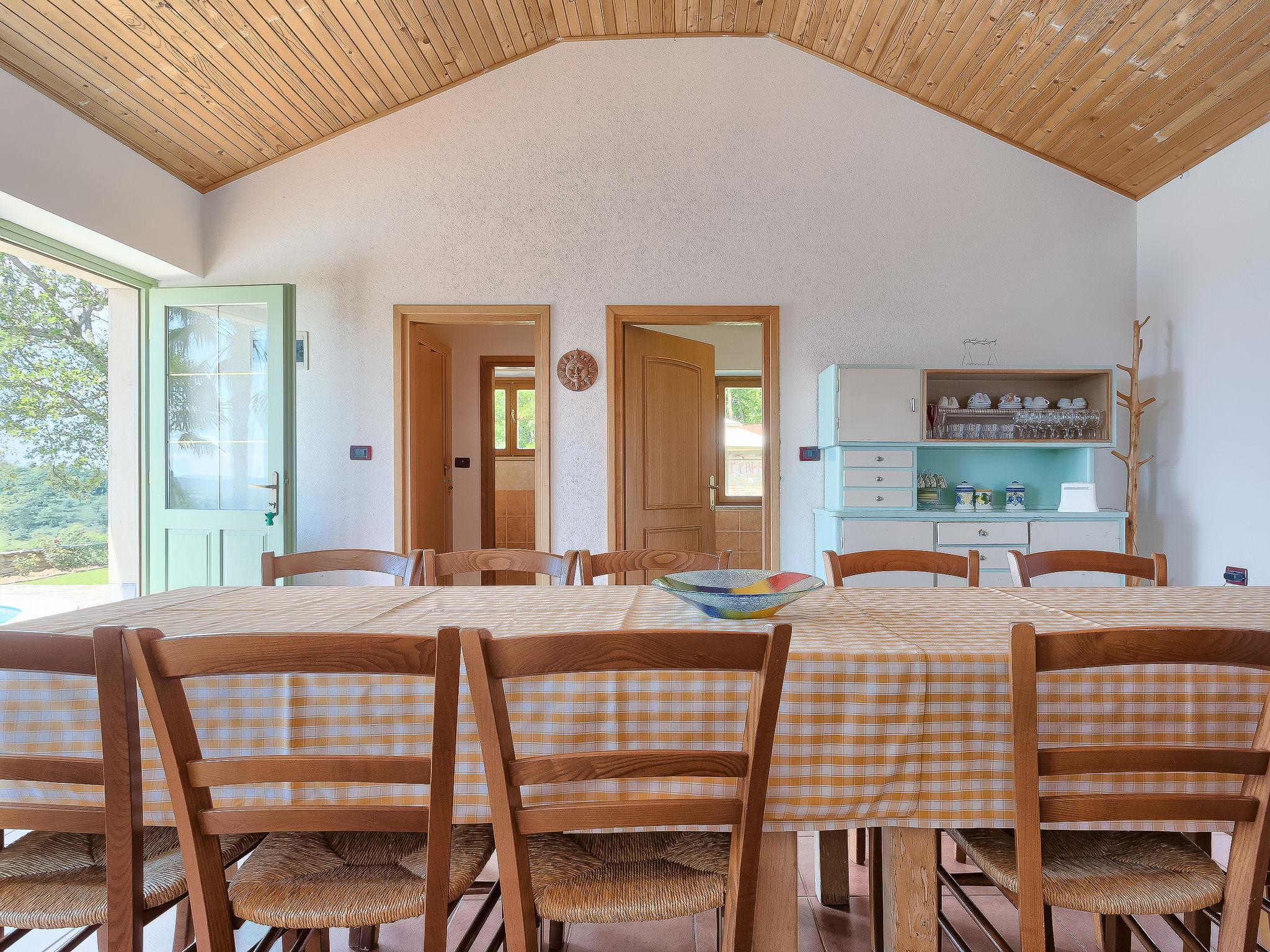 Photo 9 - Maison de 10 chambres à Buje avec piscine privée et vues à la mer