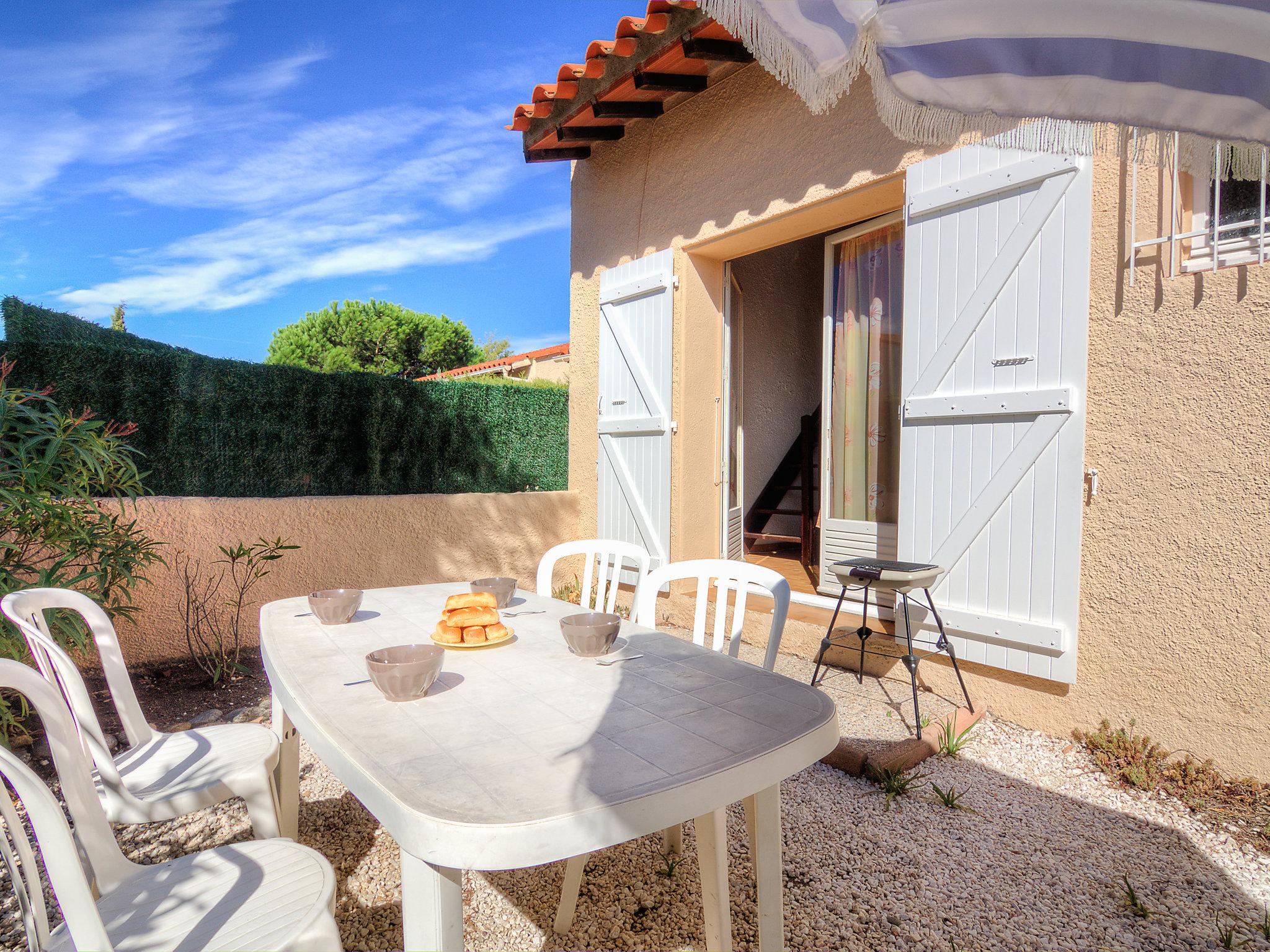 Photo 5 - Maison de 2 chambres à Saint-Cyprien avec jardin et vues à la mer