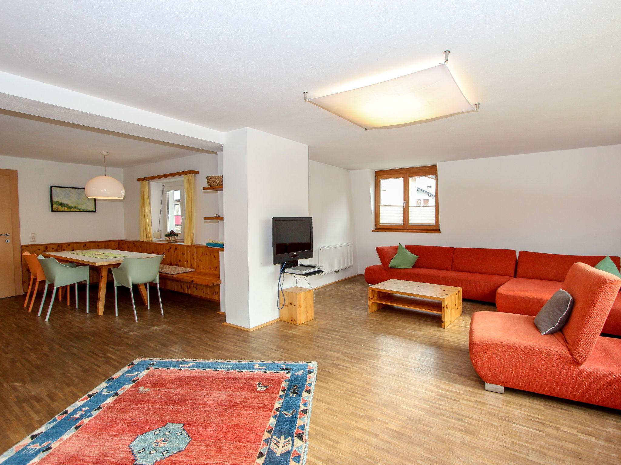 Photo 2 - Appartement de 4 chambres à Ried im Zillertal avec jardin et vues sur la montagne