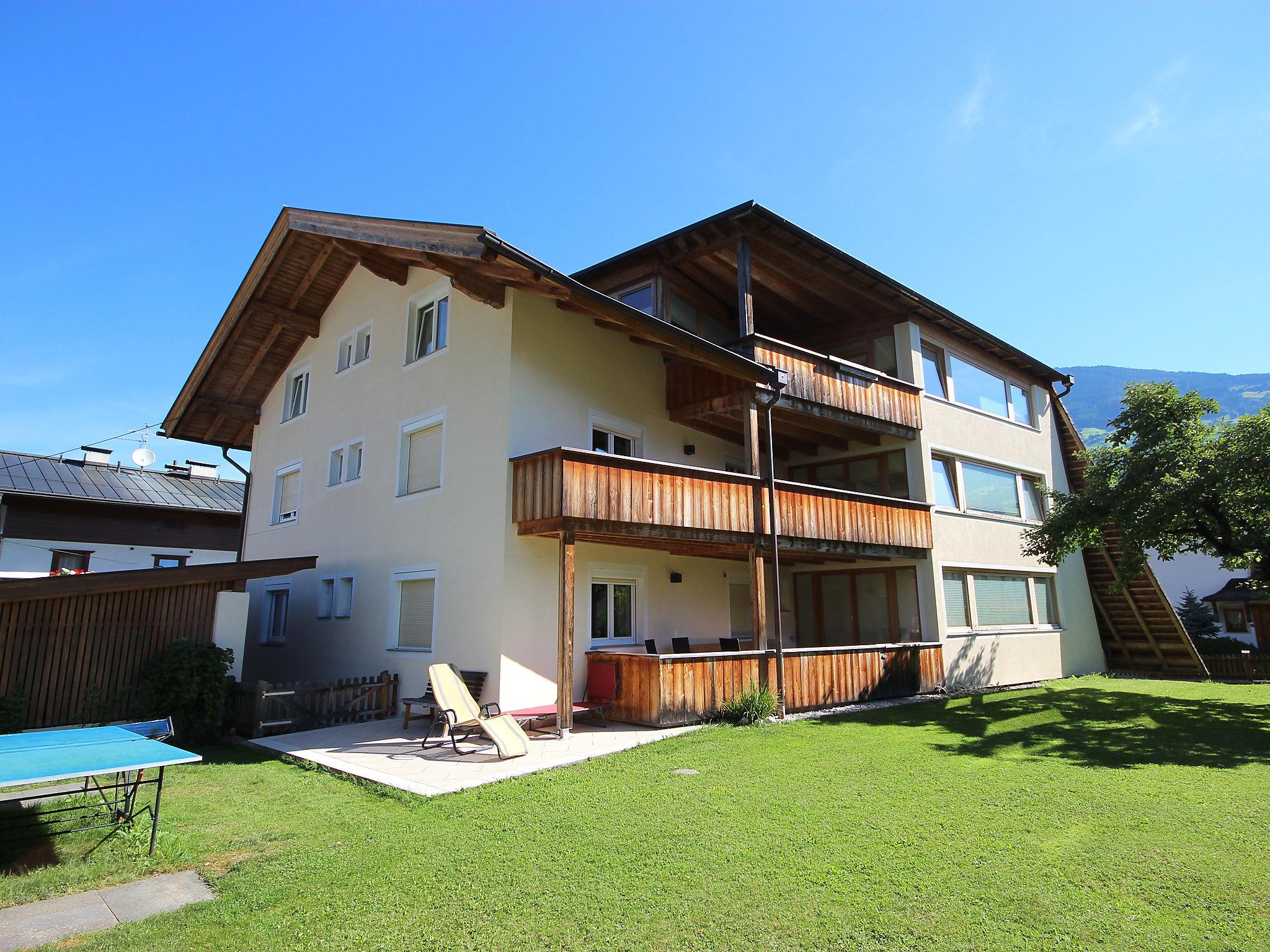 Foto 1 - Appartamento con 4 camere da letto a Ried im Zillertal con giardino e vista sulle montagne