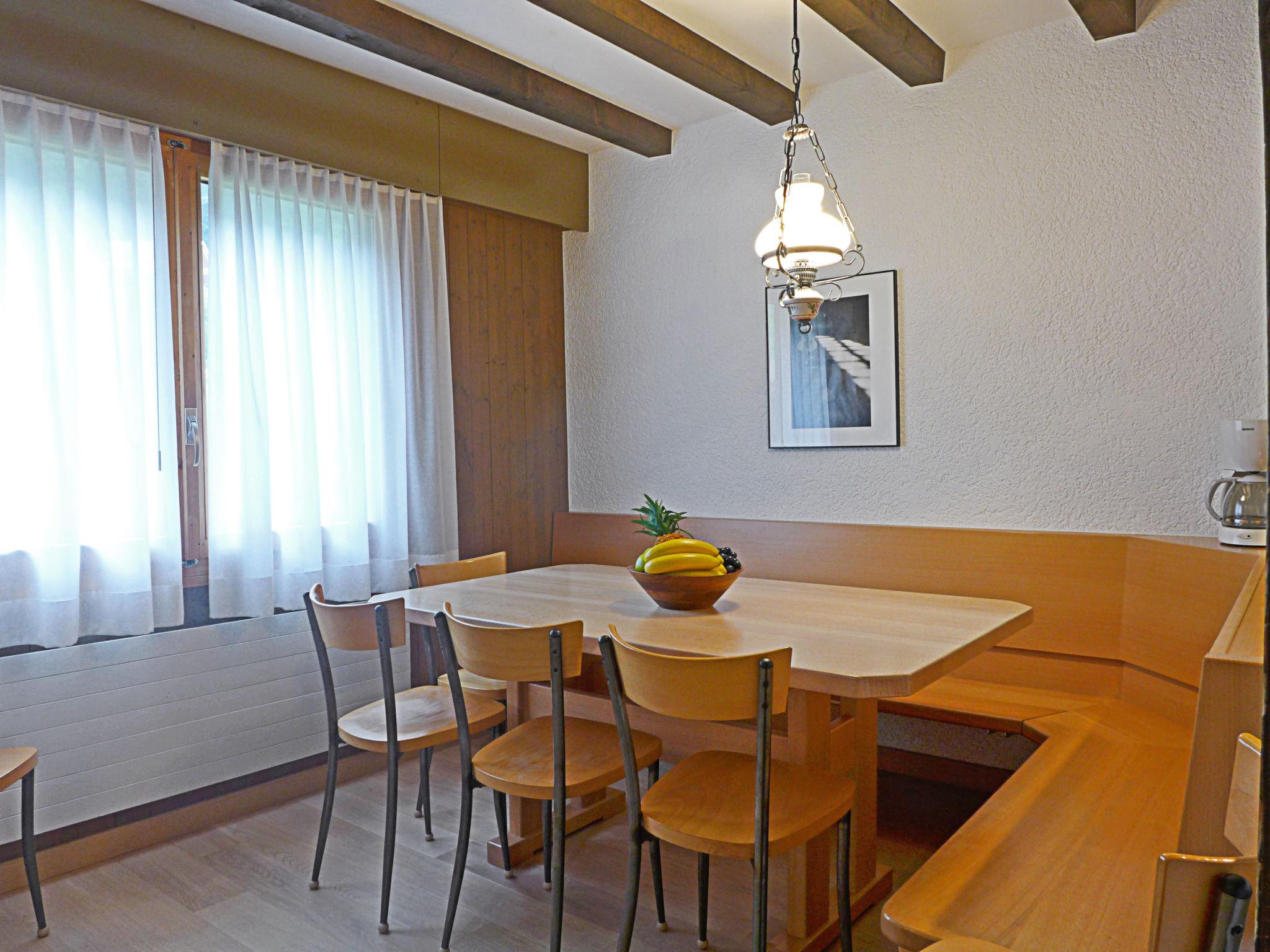 Photo 7 - 3 bedroom Apartment in Lauterbrunnen with garden and mountain view