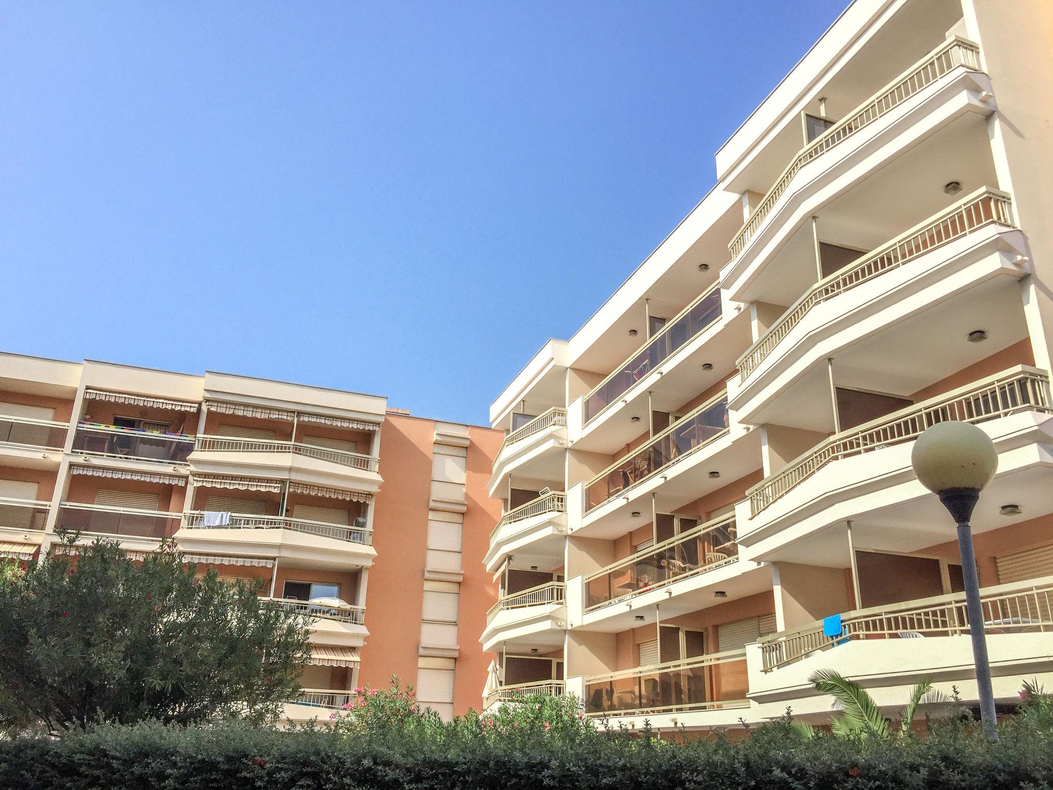 Foto 5 - Appartamento a Sainte-Maxime con vista mare