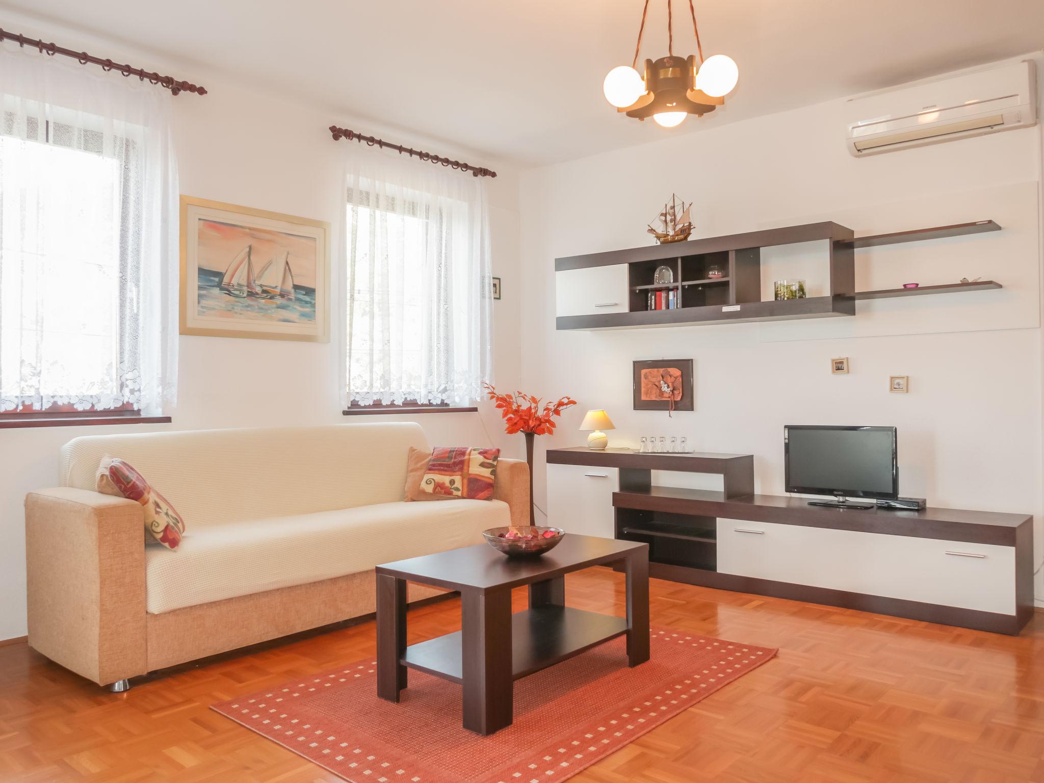 Foto 3 - Apartamento de 3 habitaciones en Senj con terraza y vistas al mar
