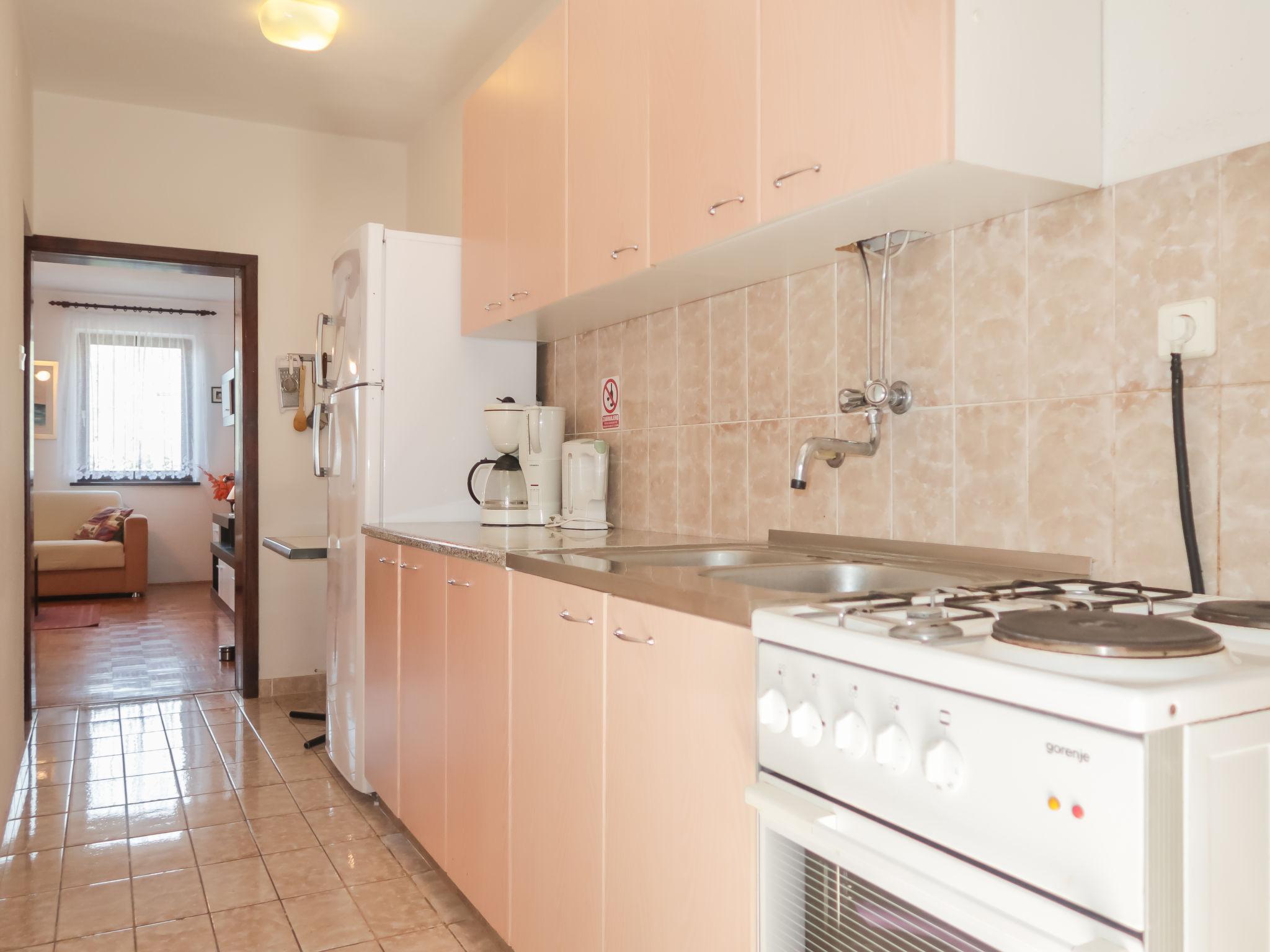 Photo 8 - 3 bedroom Apartment in Senj with garden and terrace