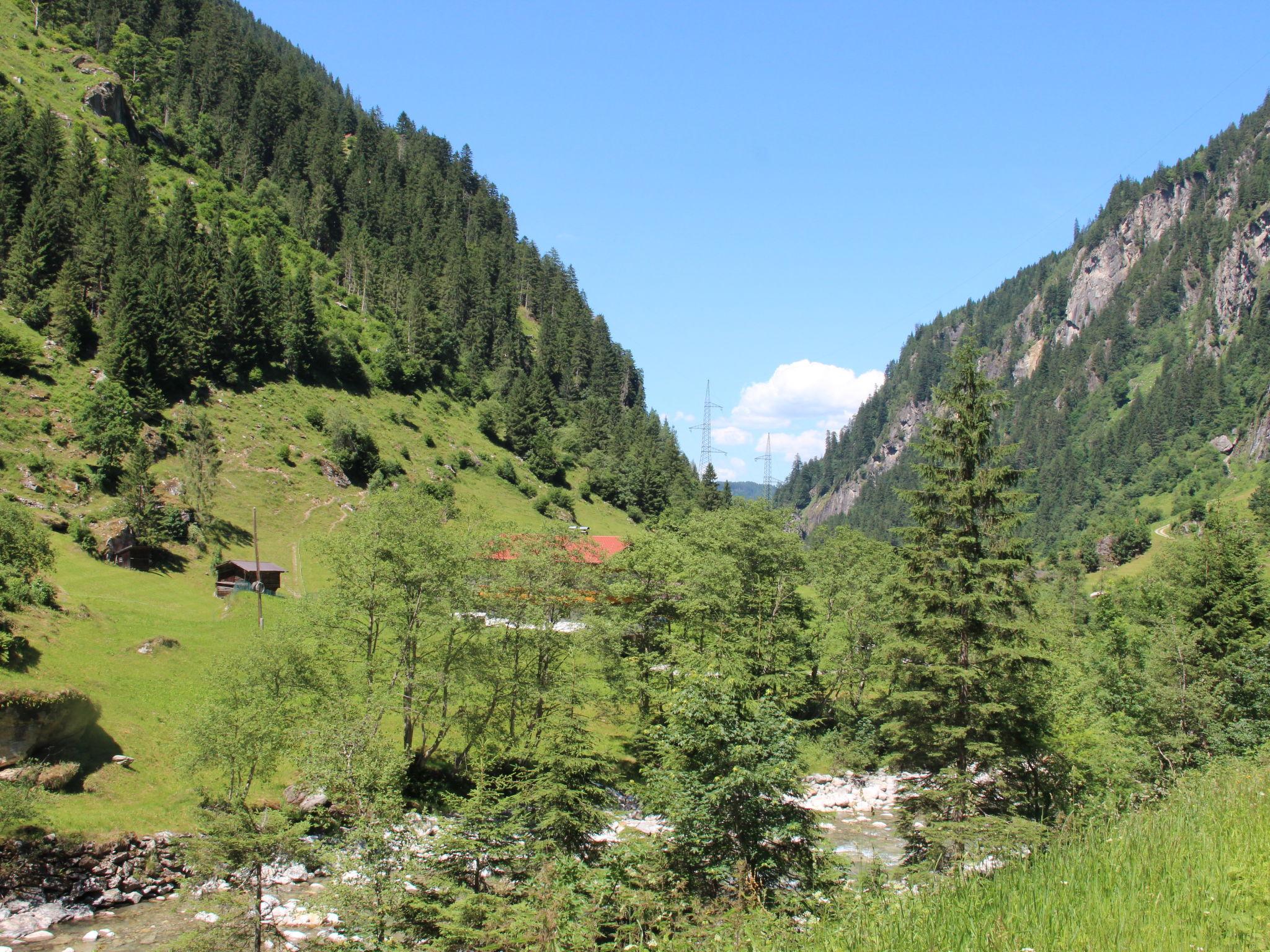 Foto 36 - Appartamento con 3 camere da letto a Mayrhofen con giardino e terrazza