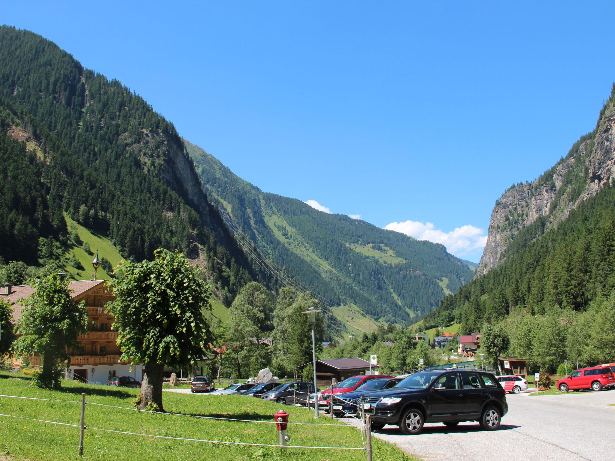 Foto 37 - Appartamento con 3 camere da letto a Mayrhofen con giardino e terrazza