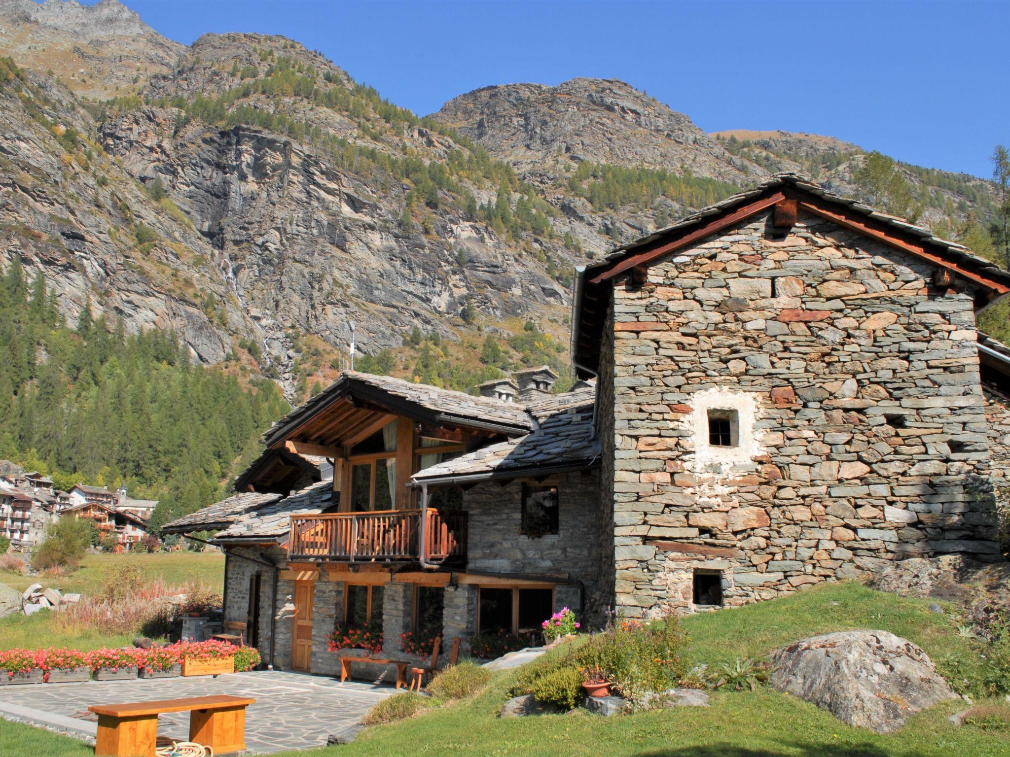 Photo 18 - Maison de 2 chambres à Arvier avec jardin et vues sur la montagne