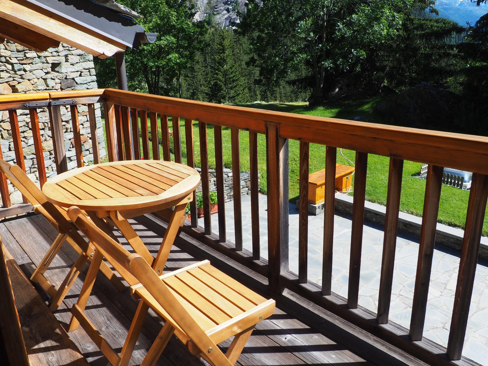 Photo 12 - Maison de 2 chambres à Arvier avec jardin et vues sur la montagne