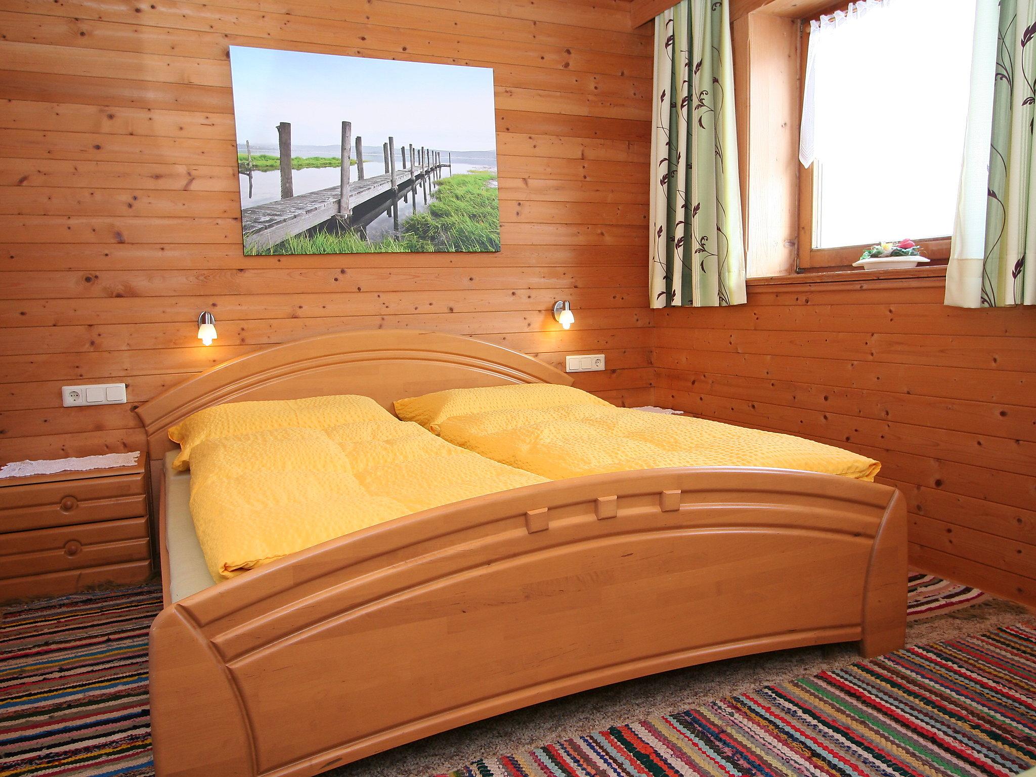 Foto 4 - Appartamento con 2 camere da letto a Aschau im Zillertal con giardino e vista sulle montagne