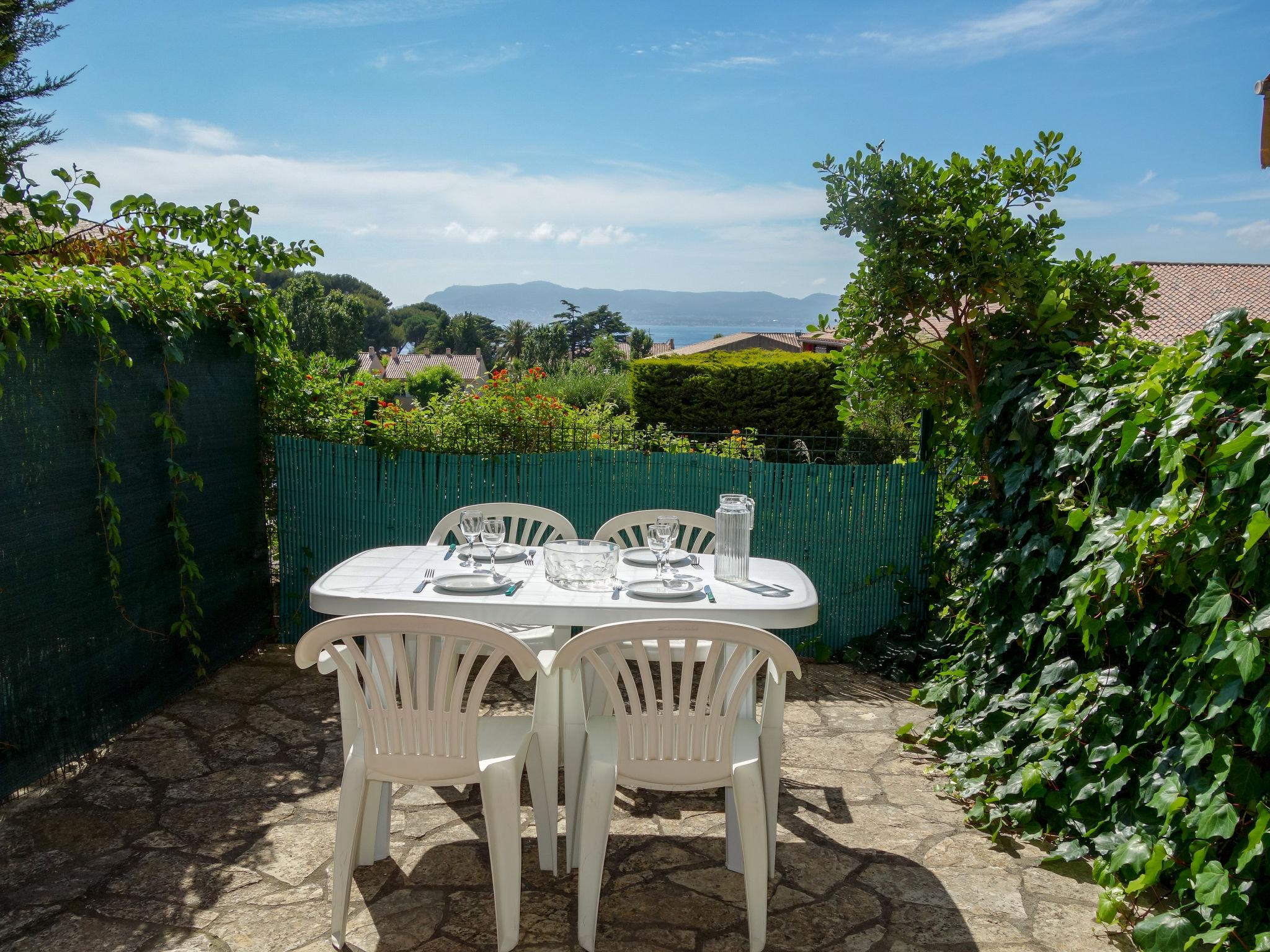 Foto 16 - Apartamento em Saint-Cyr-sur-Mer com terraço e vistas do mar