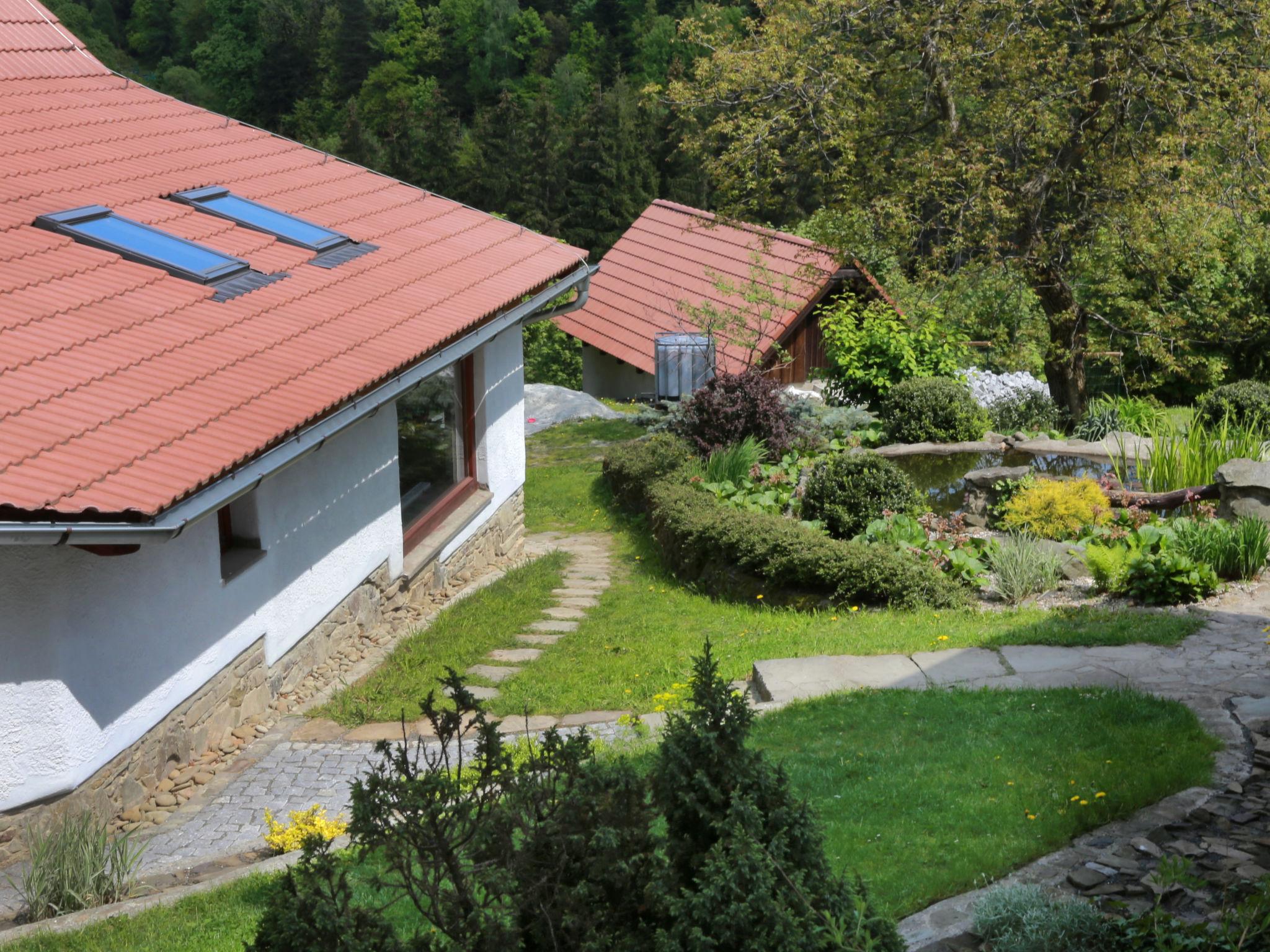 Photo 18 - Maison de 4 chambres à Lhotka avec jardin et terrasse