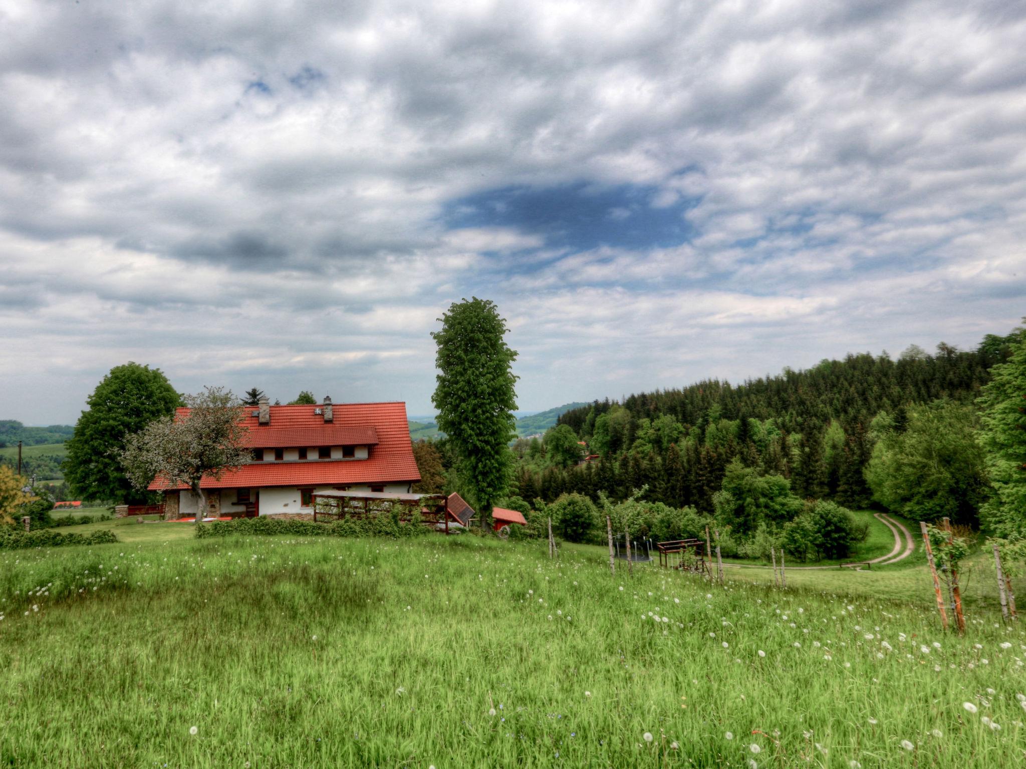 Photo 22 - 4 bedroom House in Lhotka with garden and terrace