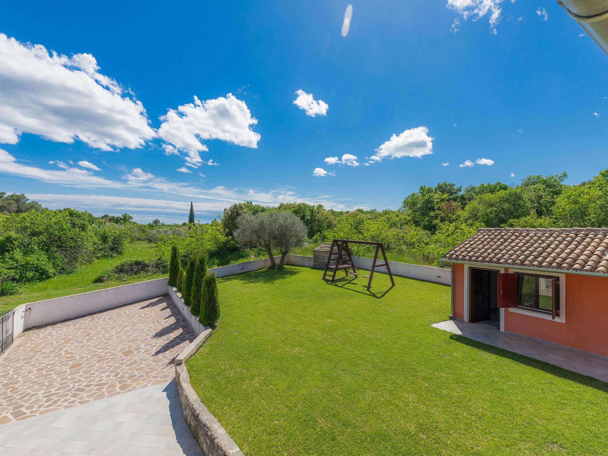 Foto 19 - Casa con 4 camere da letto a Marčana con piscina privata e giardino