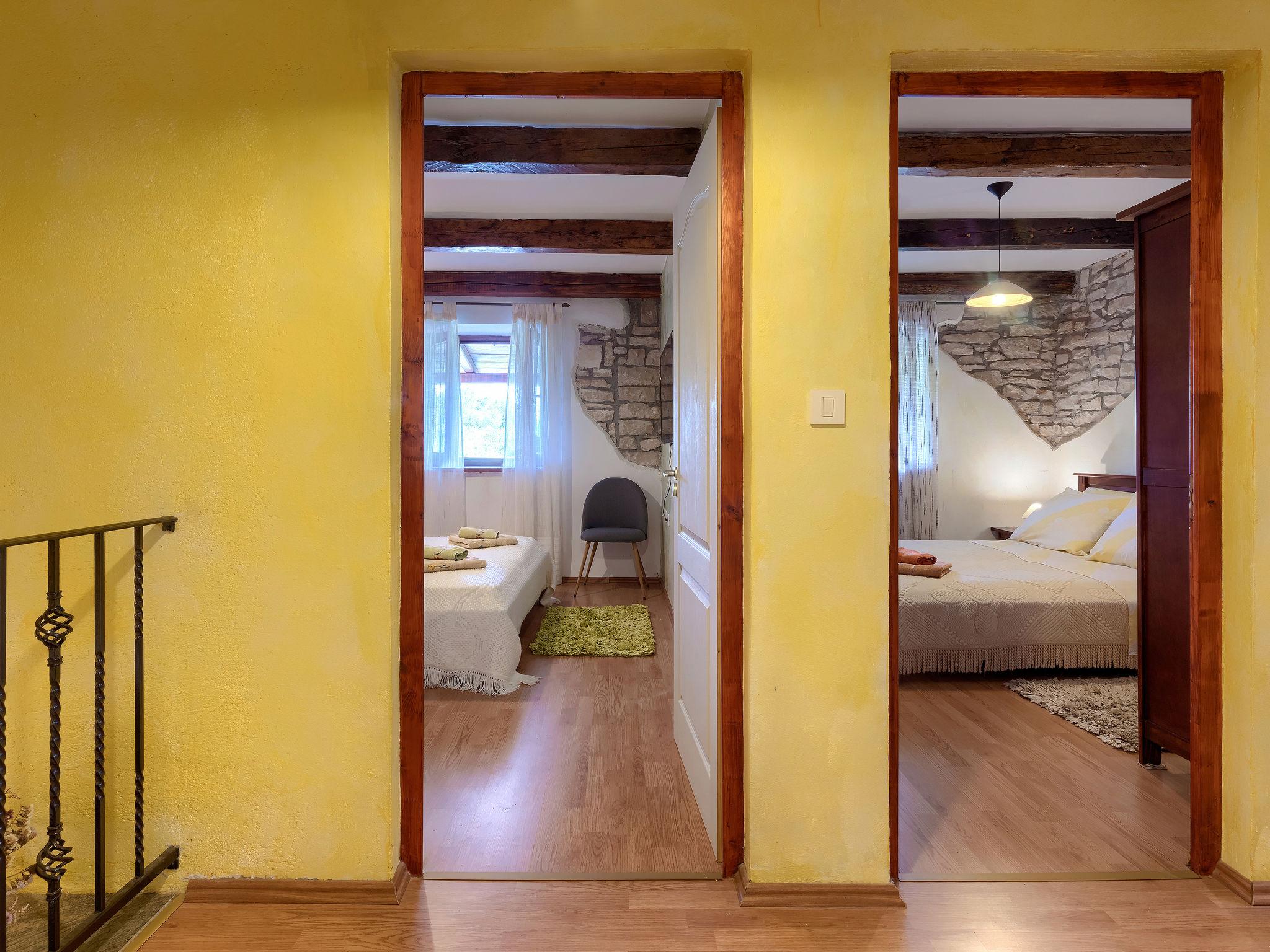 Foto 22 - Casa con 4 camere da letto a Marčana con piscina privata e vista mare