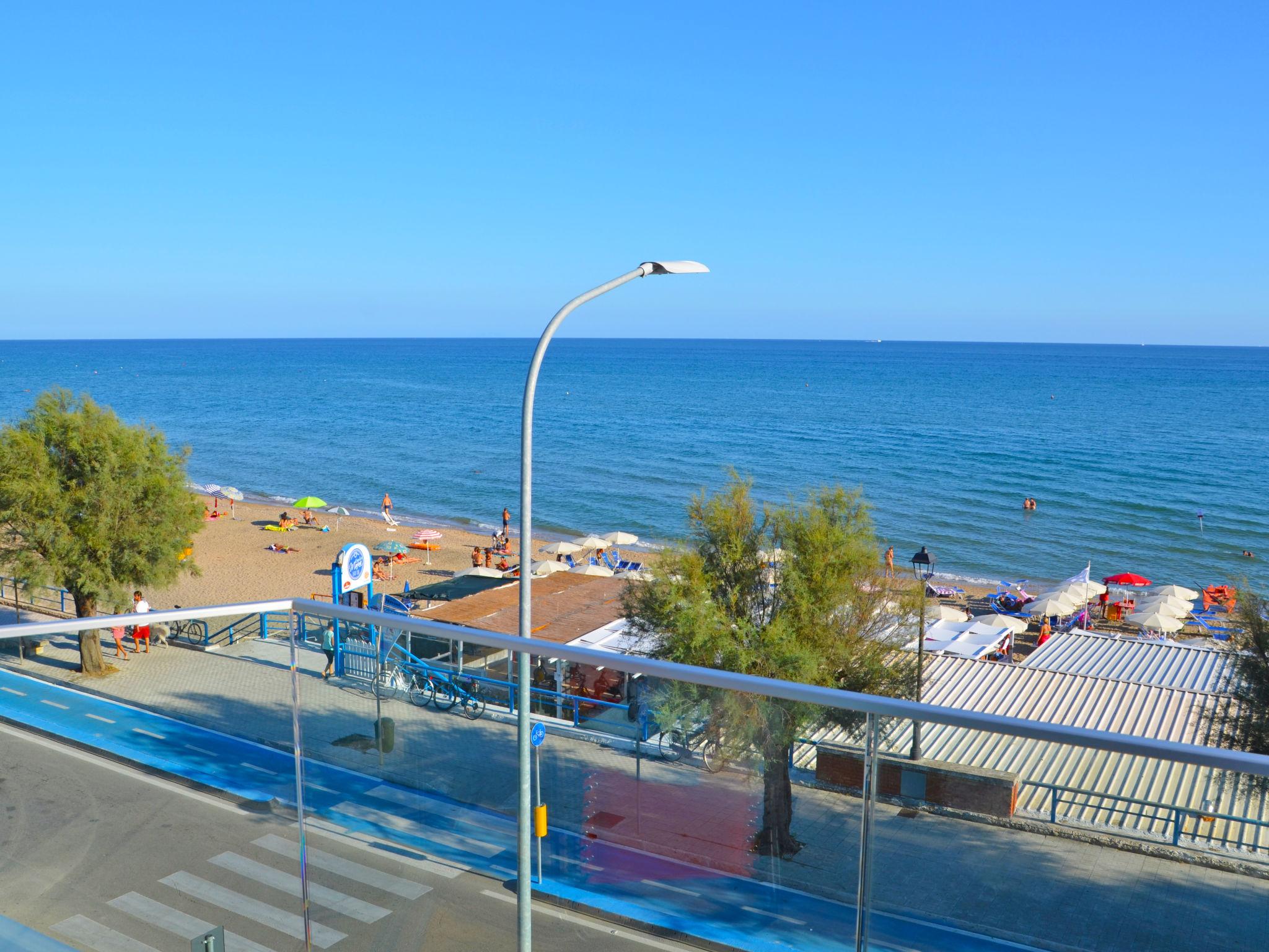 Foto 25 - Appartamento con 2 camere da letto a Terracina con piscina e vista mare