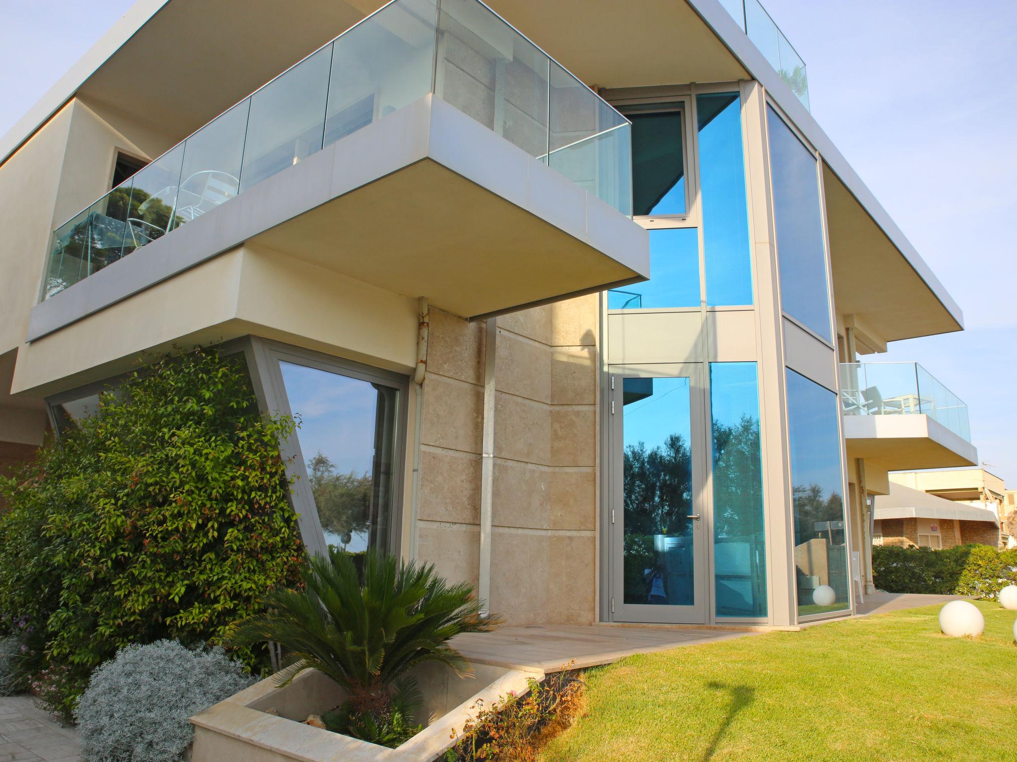 Foto 1 - Appartamento con 2 camere da letto a Terracina con piscina e vista mare