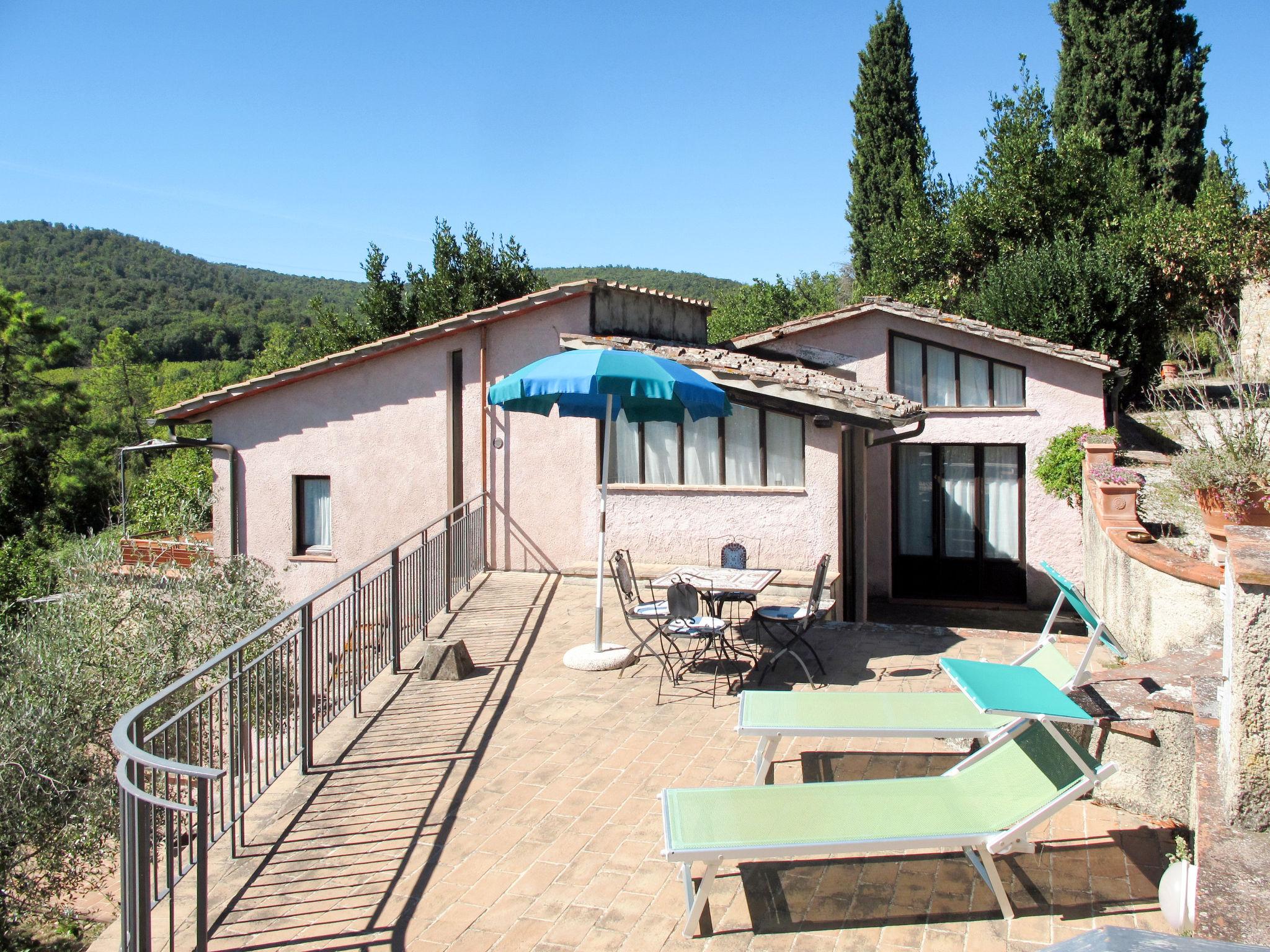 Photo 2 - 2 bedroom Apartment in San Gimignano with swimming pool and garden