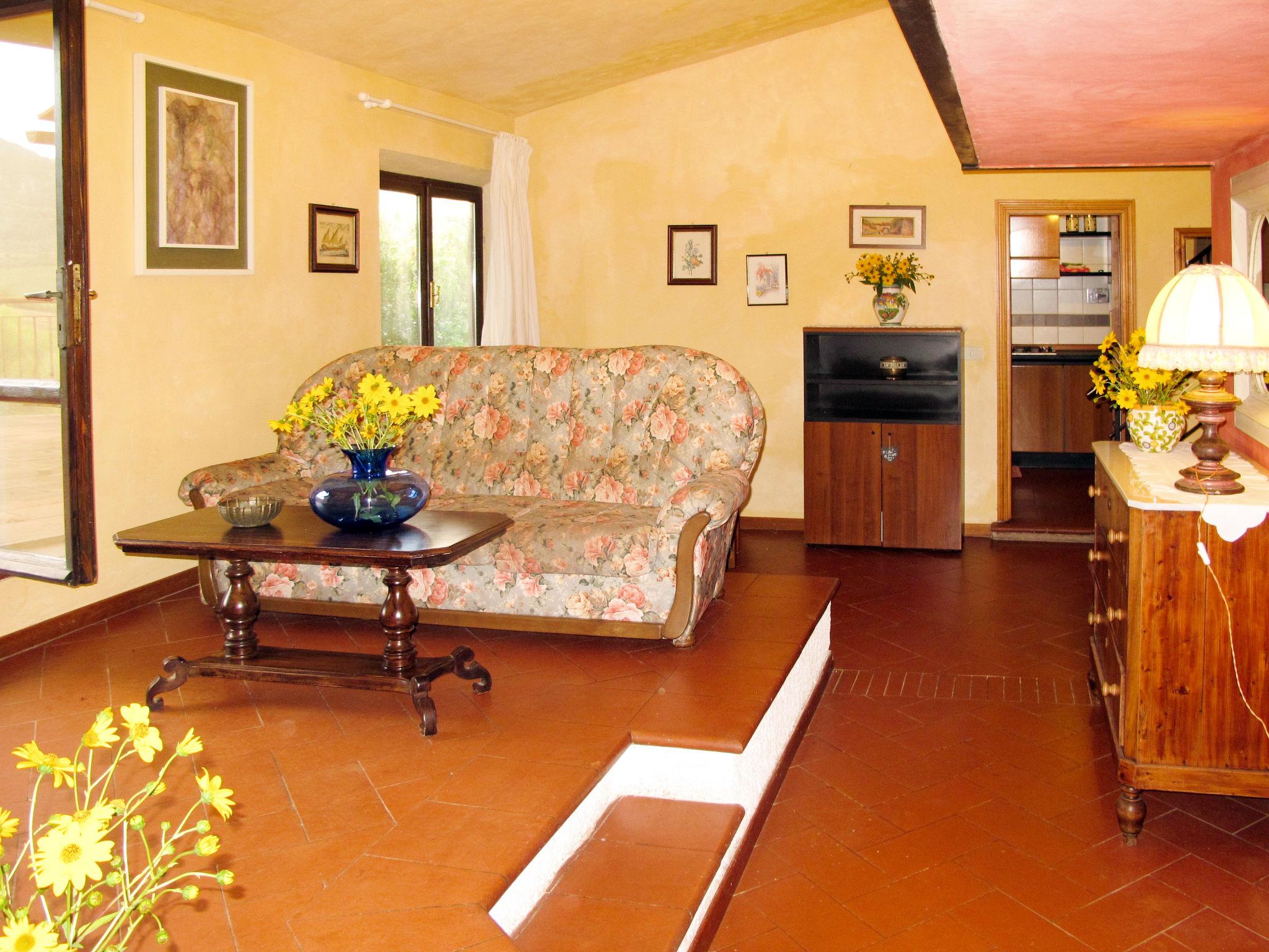 Foto 11 - Apartamento de 2 habitaciones en San Gimignano con piscina y jardín