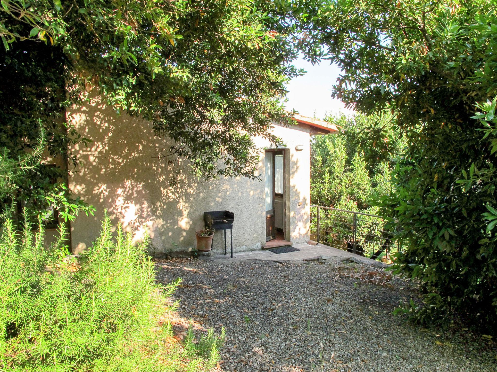 Foto 21 - Appartamento con 2 camere da letto a San Gimignano con piscina e giardino