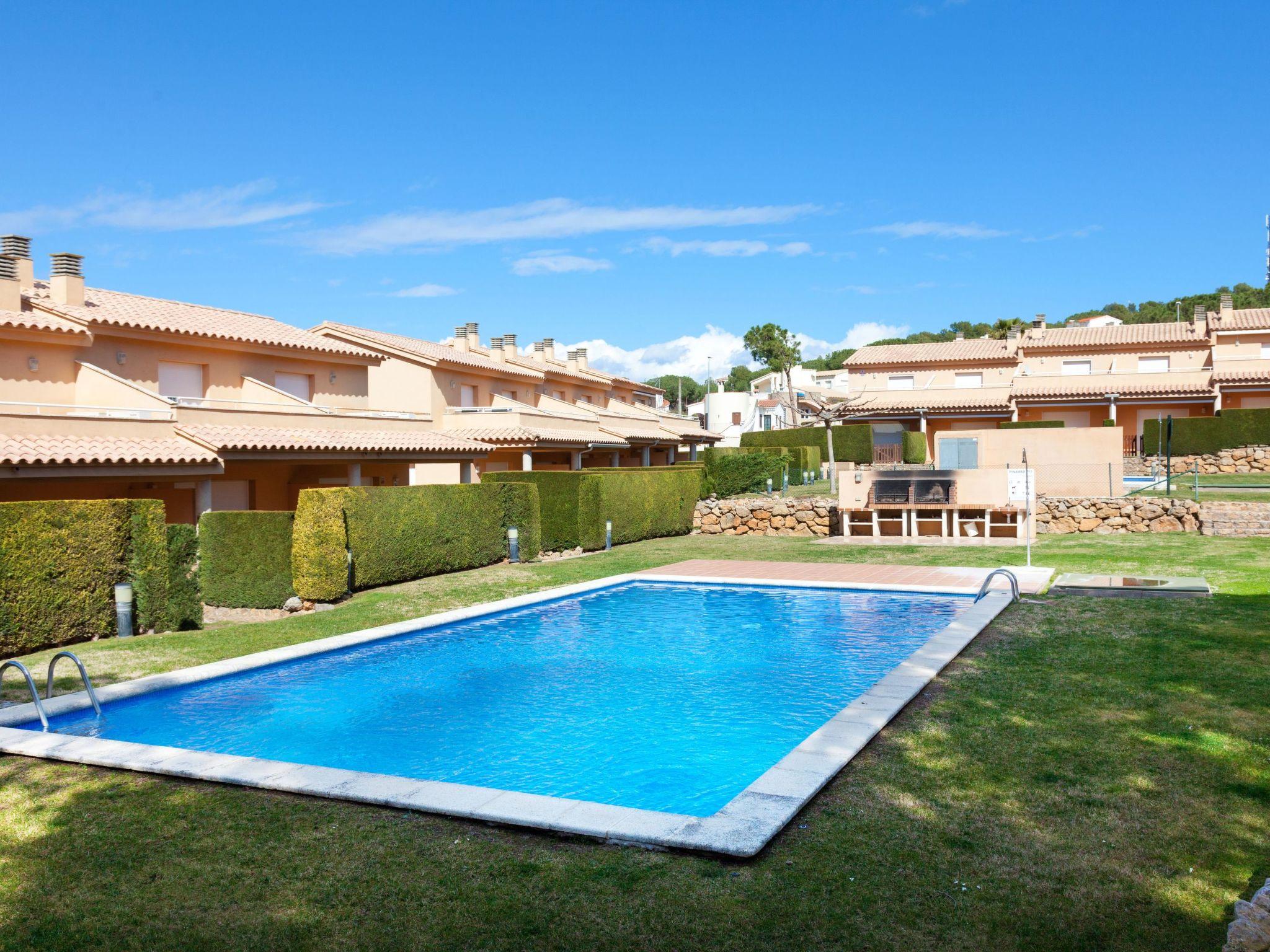 Foto 14 - Haus mit 3 Schlafzimmern in l'Escala mit schwimmbad und blick aufs meer