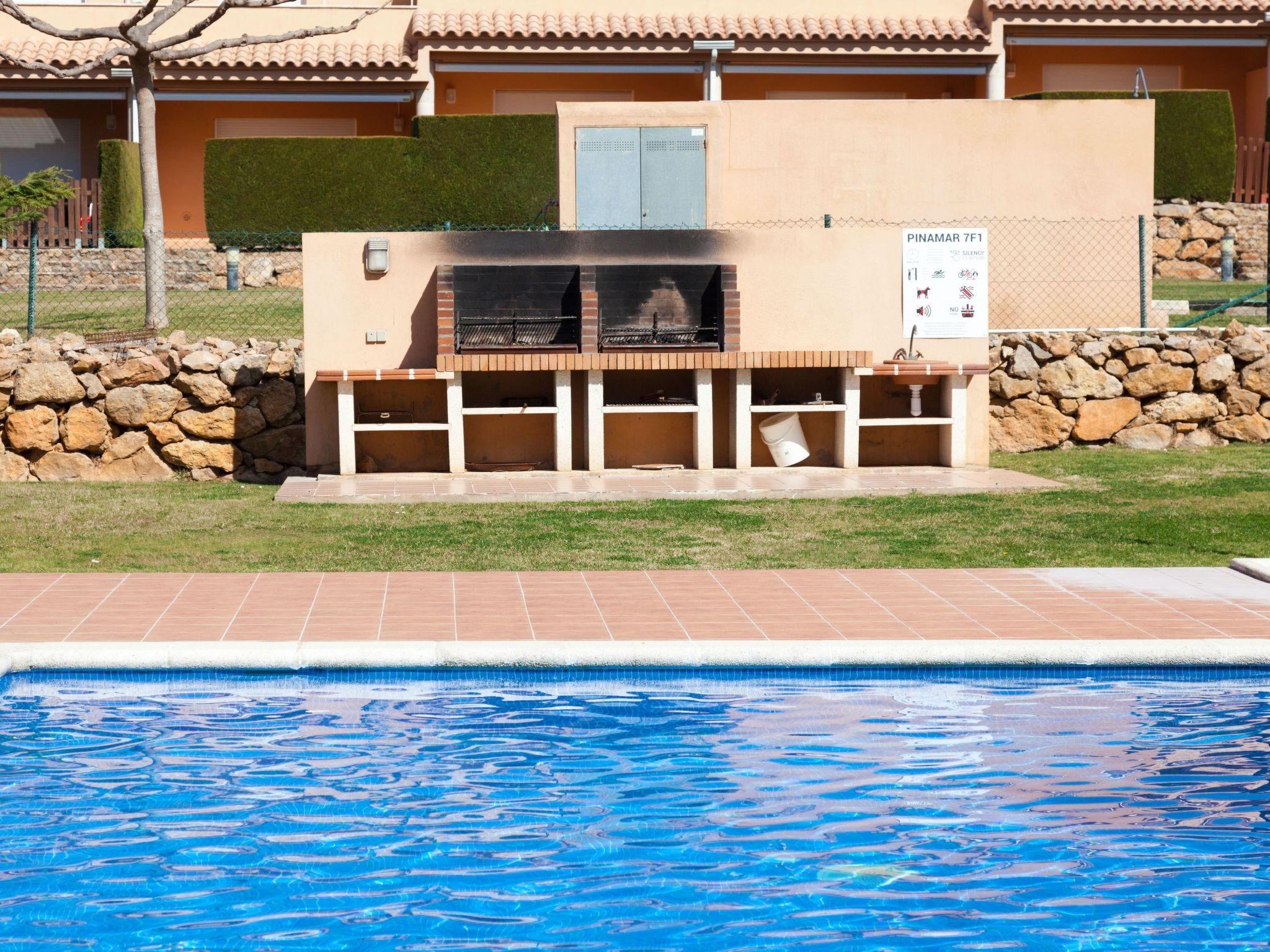 Foto 15 - Casa de 3 habitaciones en l'Escala con piscina y vistas al mar