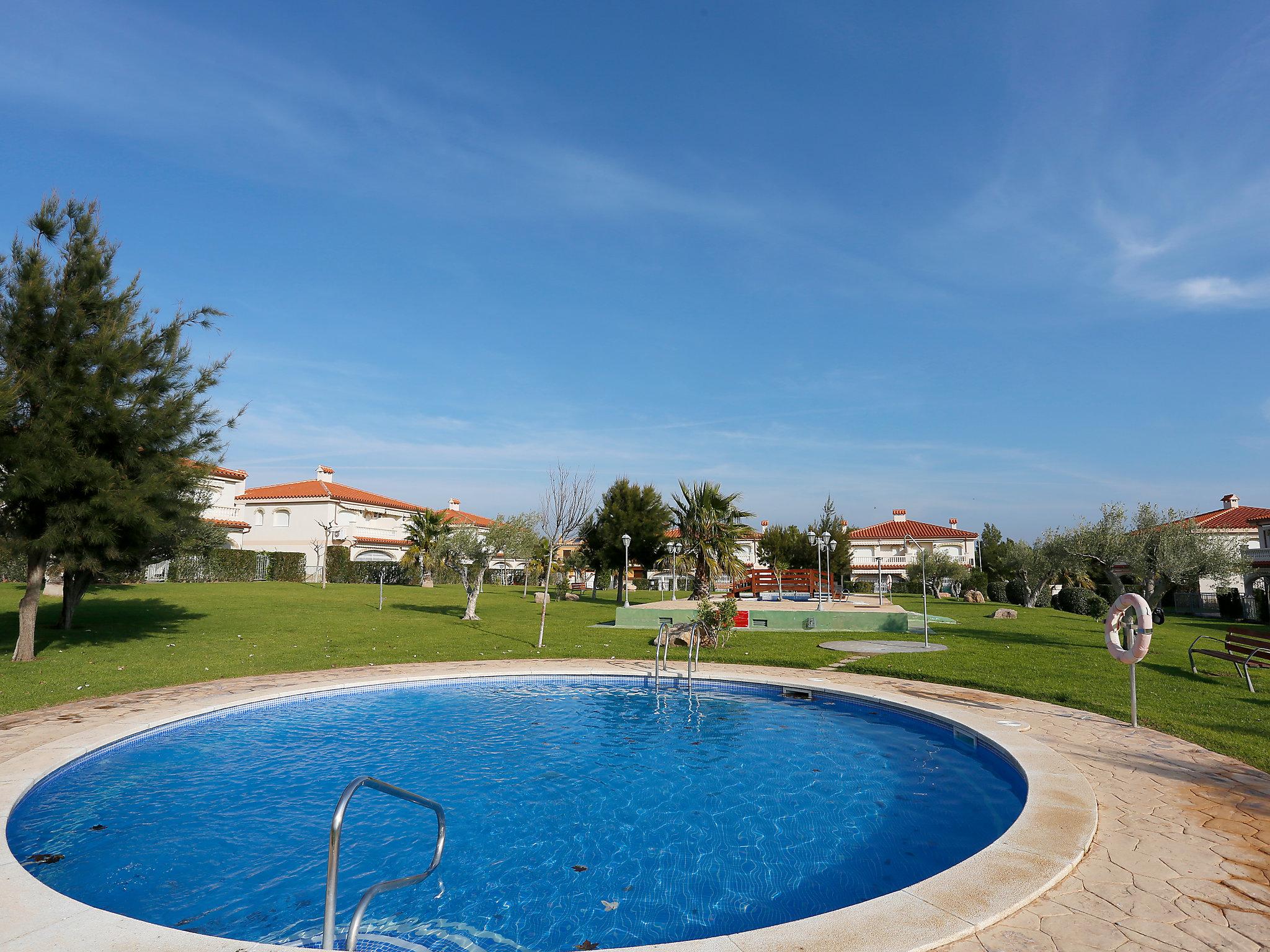 Photo 12 - 2 bedroom Apartment in Mont-roig del Camp with swimming pool and garden