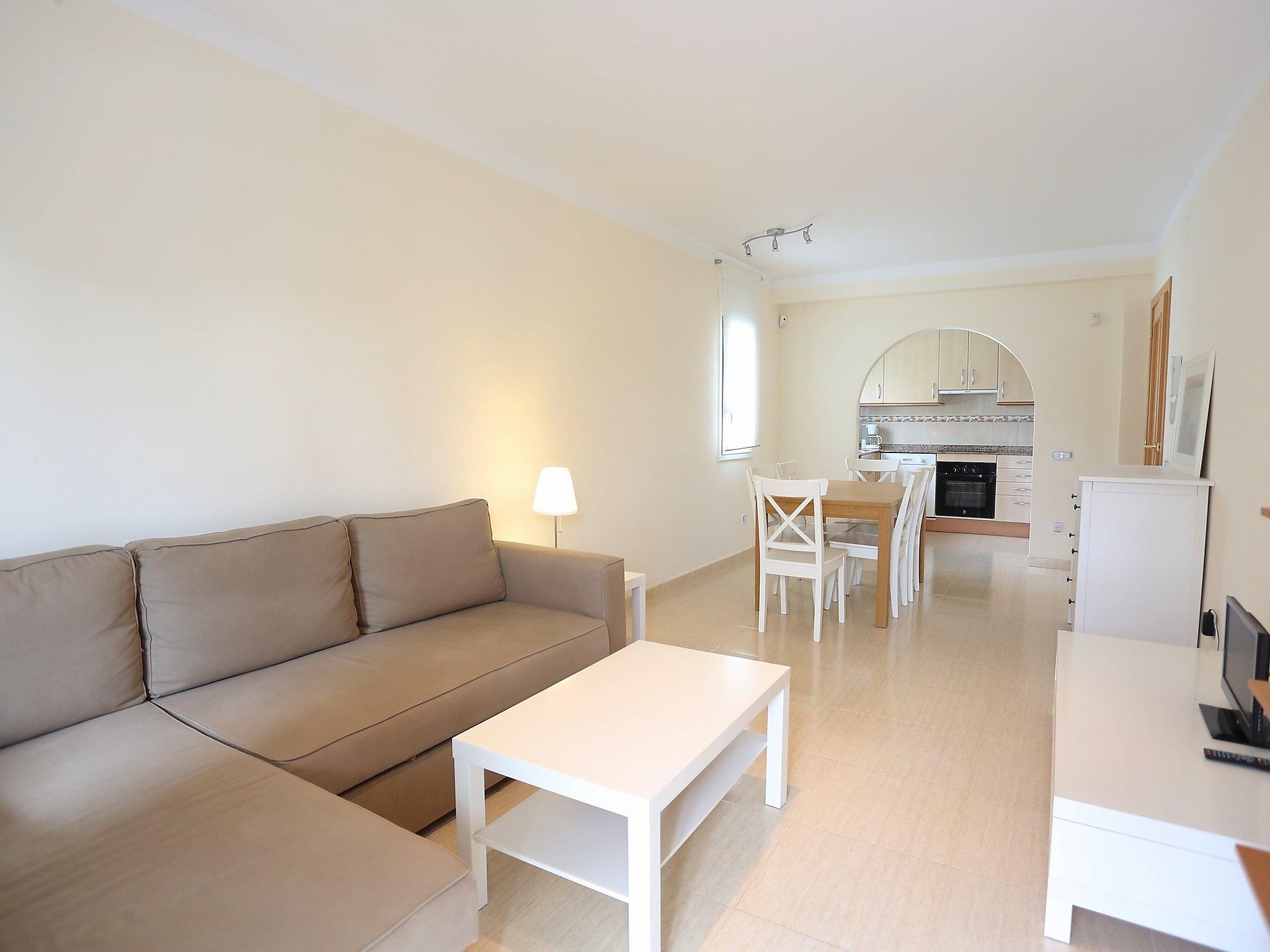 Photo 3 - 2 bedroom Apartment in Mont-roig del Camp with swimming pool and garden