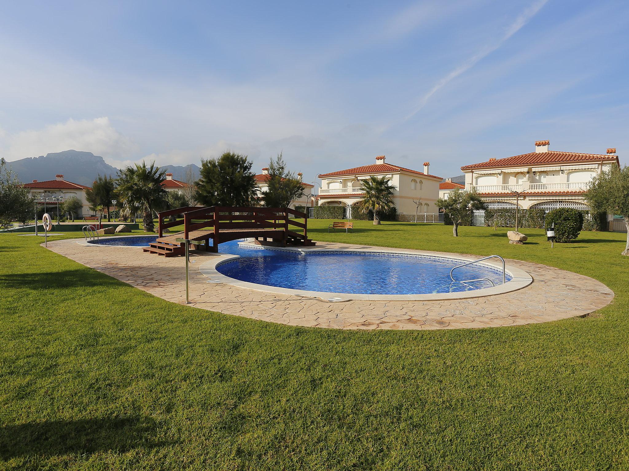 Foto 1 - Appartamento con 2 camere da letto a Mont-roig del Camp con piscina e giardino