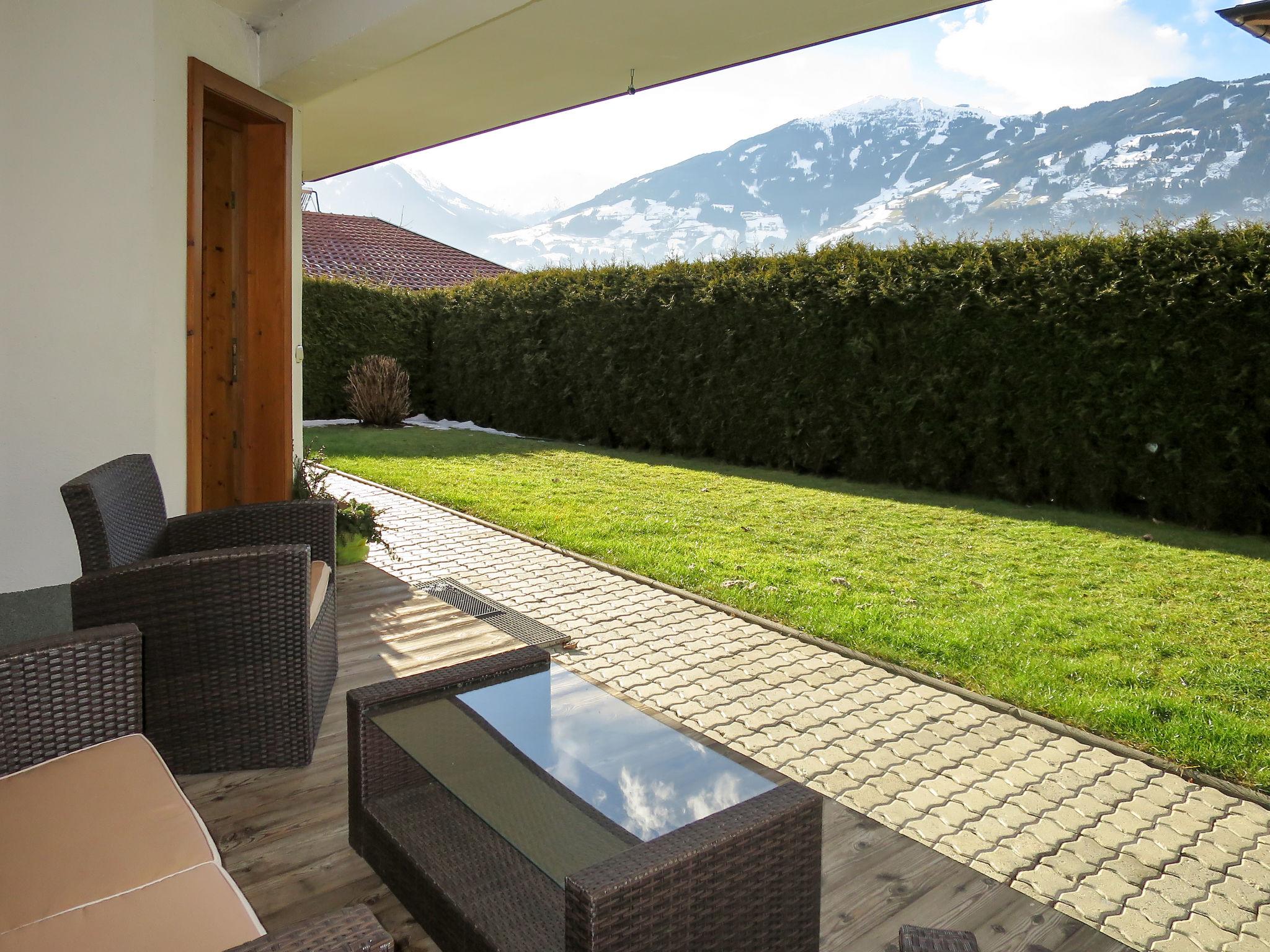 Foto 7 - Appartamento con 1 camera da letto a Hart im Zillertal con giardino e terrazza