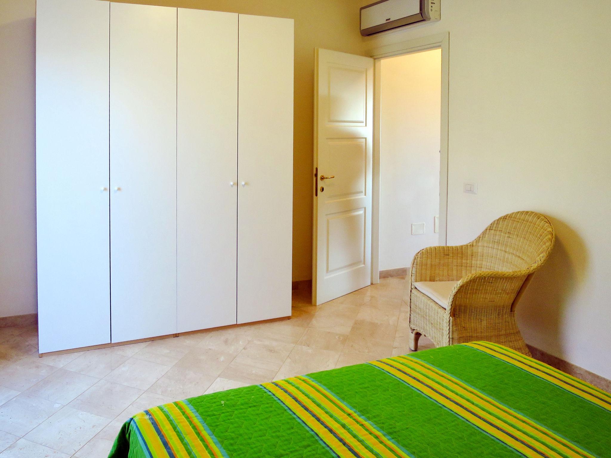 Foto 13 - Appartamento con 1 camera da letto a Santa Teresa Gallura con piscina e vista mare