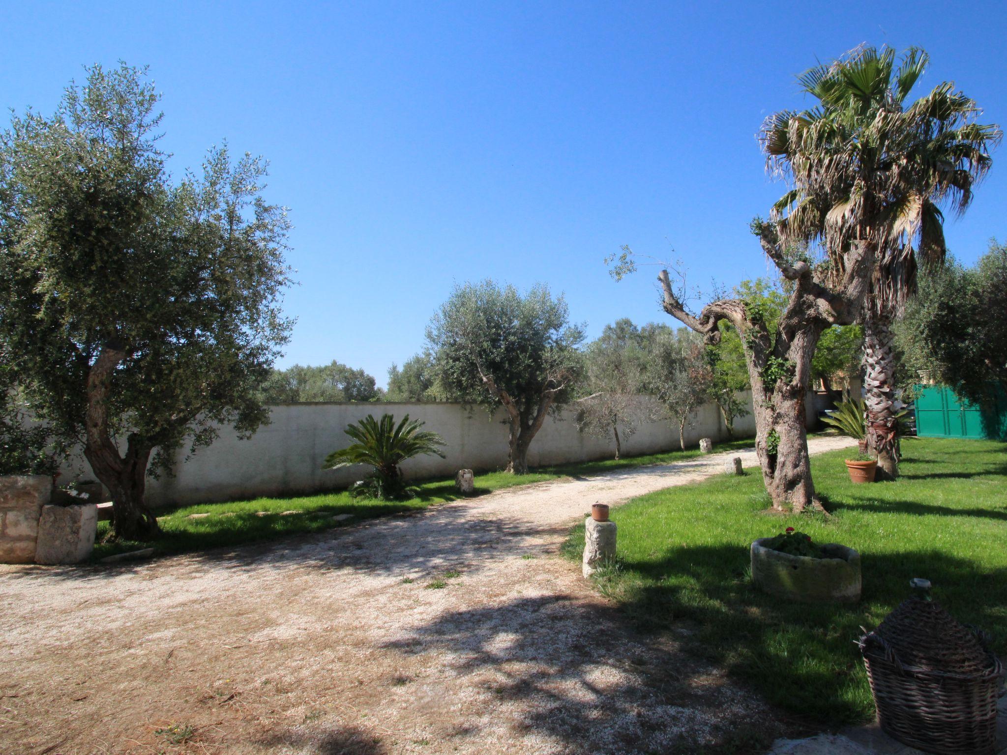 Foto 16 - Haus mit 1 Schlafzimmer in Ortelle mit garten und blick aufs meer