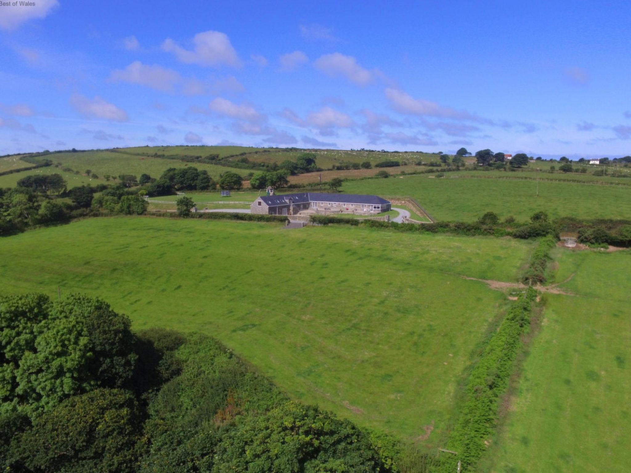 Photo 141 - 10 bedroom House in Pwllheli with garden and sea view