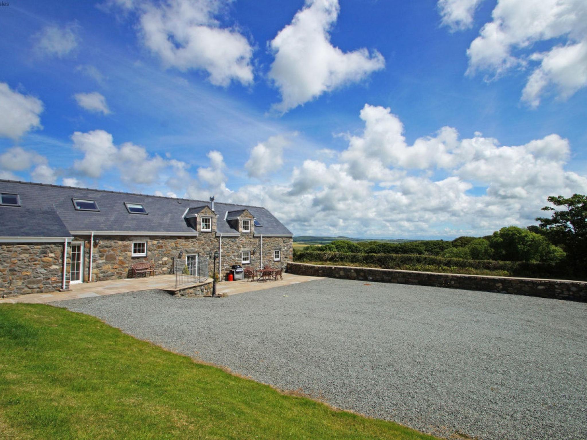 Photo 140 - 10 bedroom House in Pwllheli with garden and sea view