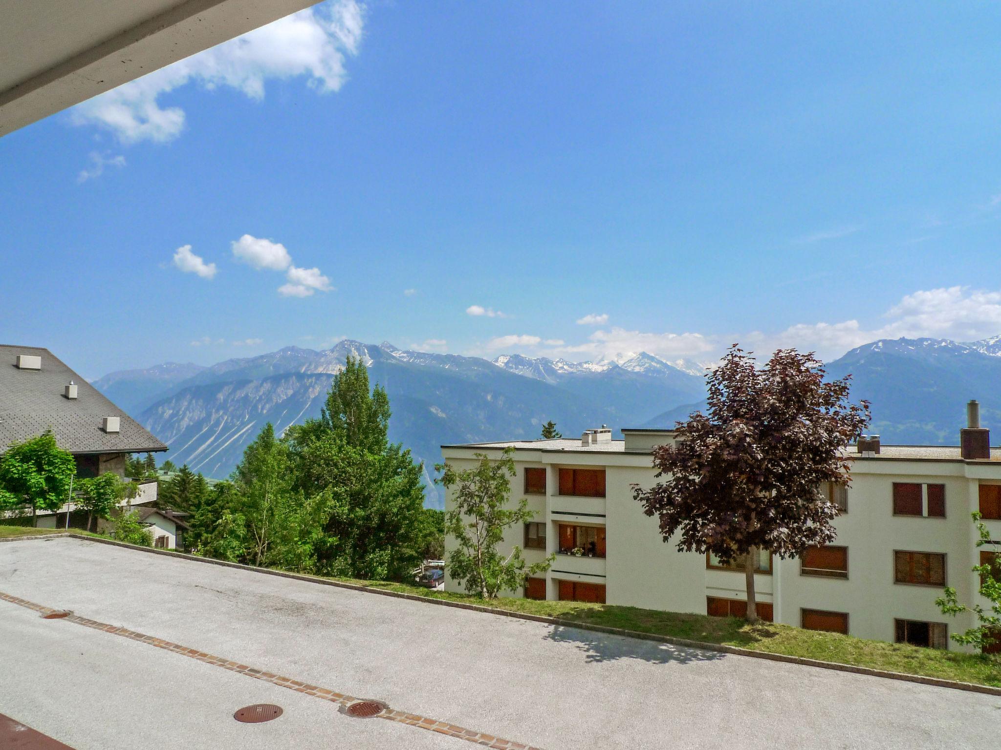 Foto 3 - Apartamento de 2 habitaciones en Crans-Montana con terraza y vistas a la montaña